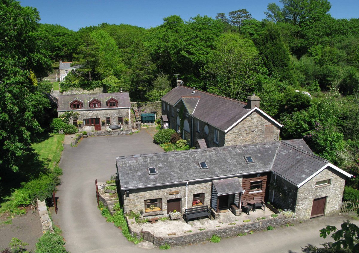 Swansea Valley Holiday Cottages Pet And Family Friendly