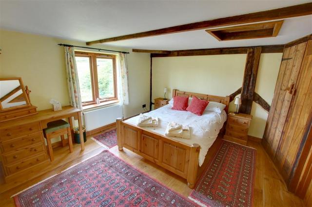 Cannon Barn Large Barn Conversion To Rent In East Sussex