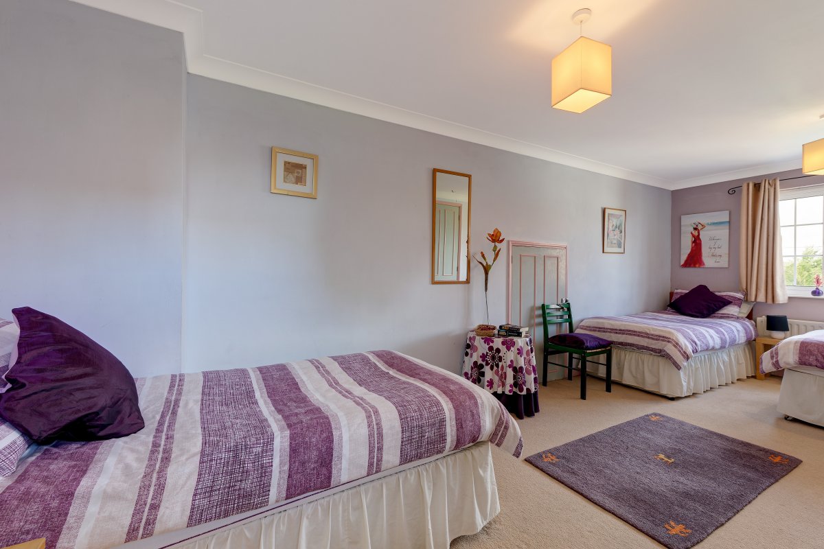 Athina Cottage Luxury Holiday House with Hot Tub, Welton