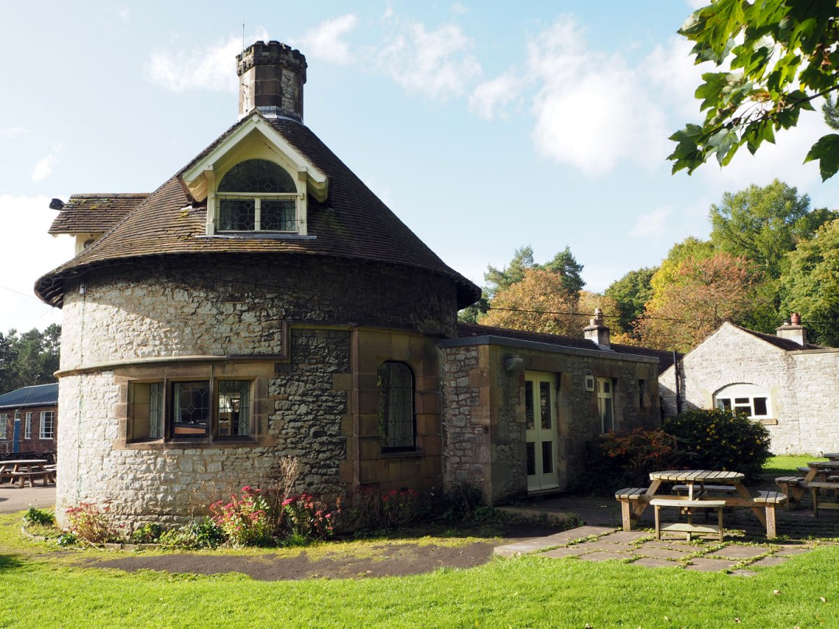 Large House For Short Breaks Near Great Longstone Derbyshire