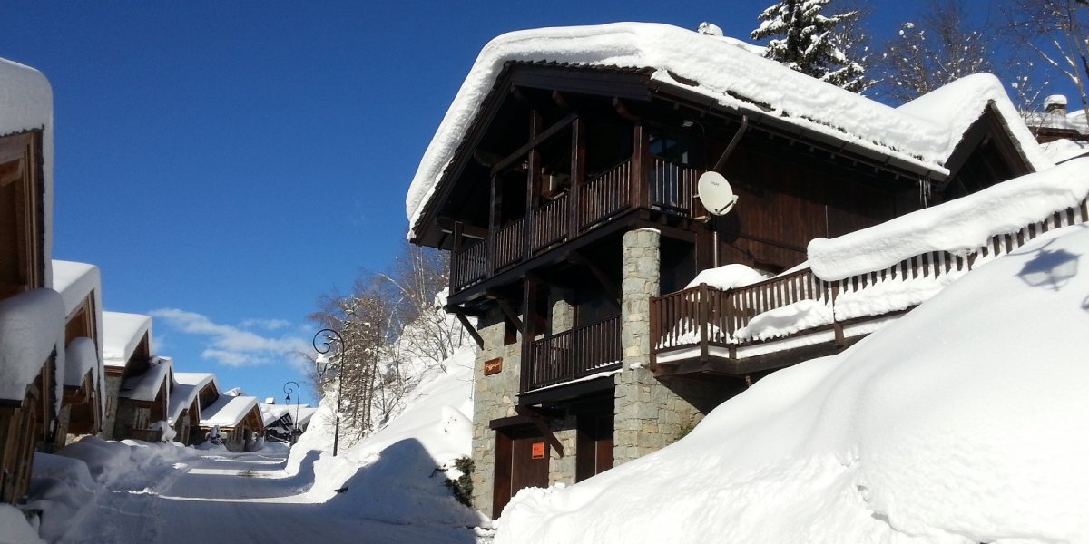 Chalets Sur La Montagne Skiing And Summer Chalets French Alps