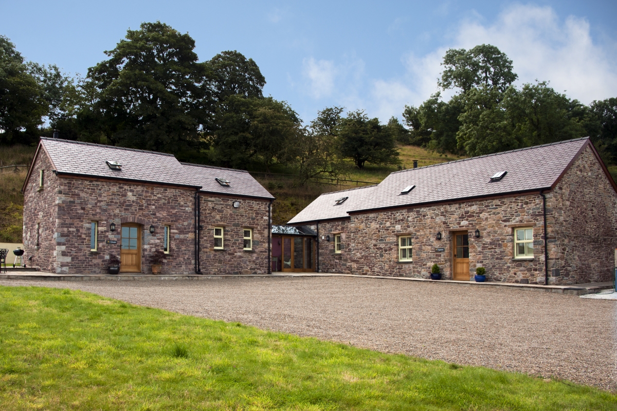 Rhiannydds Cottages Holiday Cottages With Hot Tub Gwynfe