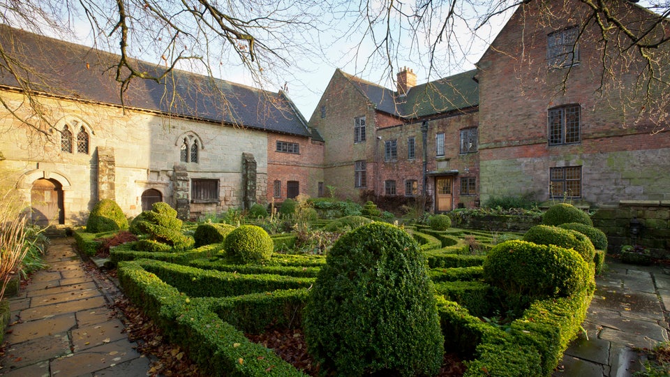 Norbury Manor | National Trust dog friendly holiday house ...