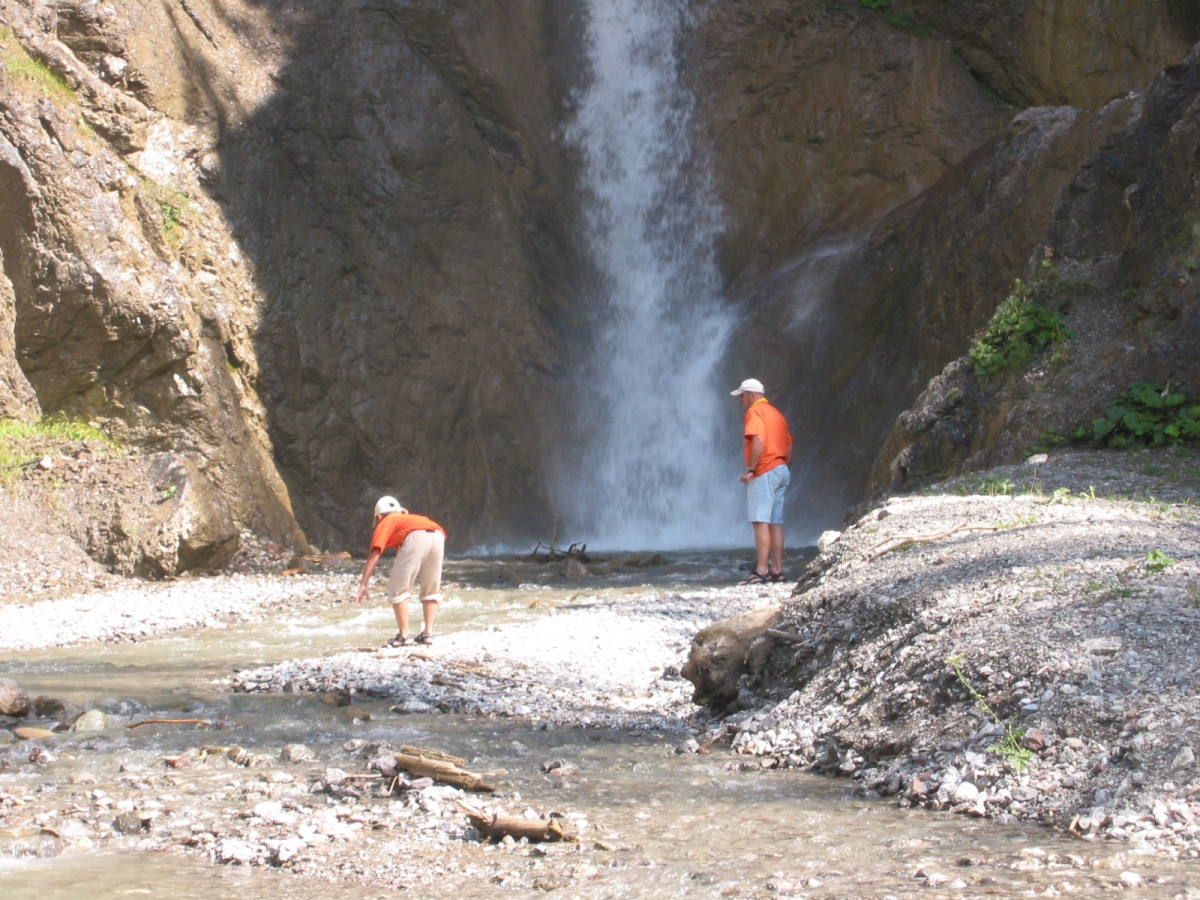reutte girls Am 27 april 2017 flogen die späne die 12- bis 14-jährigen mädchen besuchten am girls' day die plansee group in reutte sie erfuhren von unseren weiblichen lehrlingen, zwei chemielabortechnikerinnen, einer werkstofftechnikerin und einer metalltechnikerin. reutte girls Am 27 april 2017 flogen die späne die 12- bis 14-jährigen mädchen besuchten am girls' day die plansee group in reutte sie erfuhren von unseren weiblichen lehrlingen, zwei chemielabortechnikerinnen, einer werkstofftechnikerin und einer metalltechnikerin.