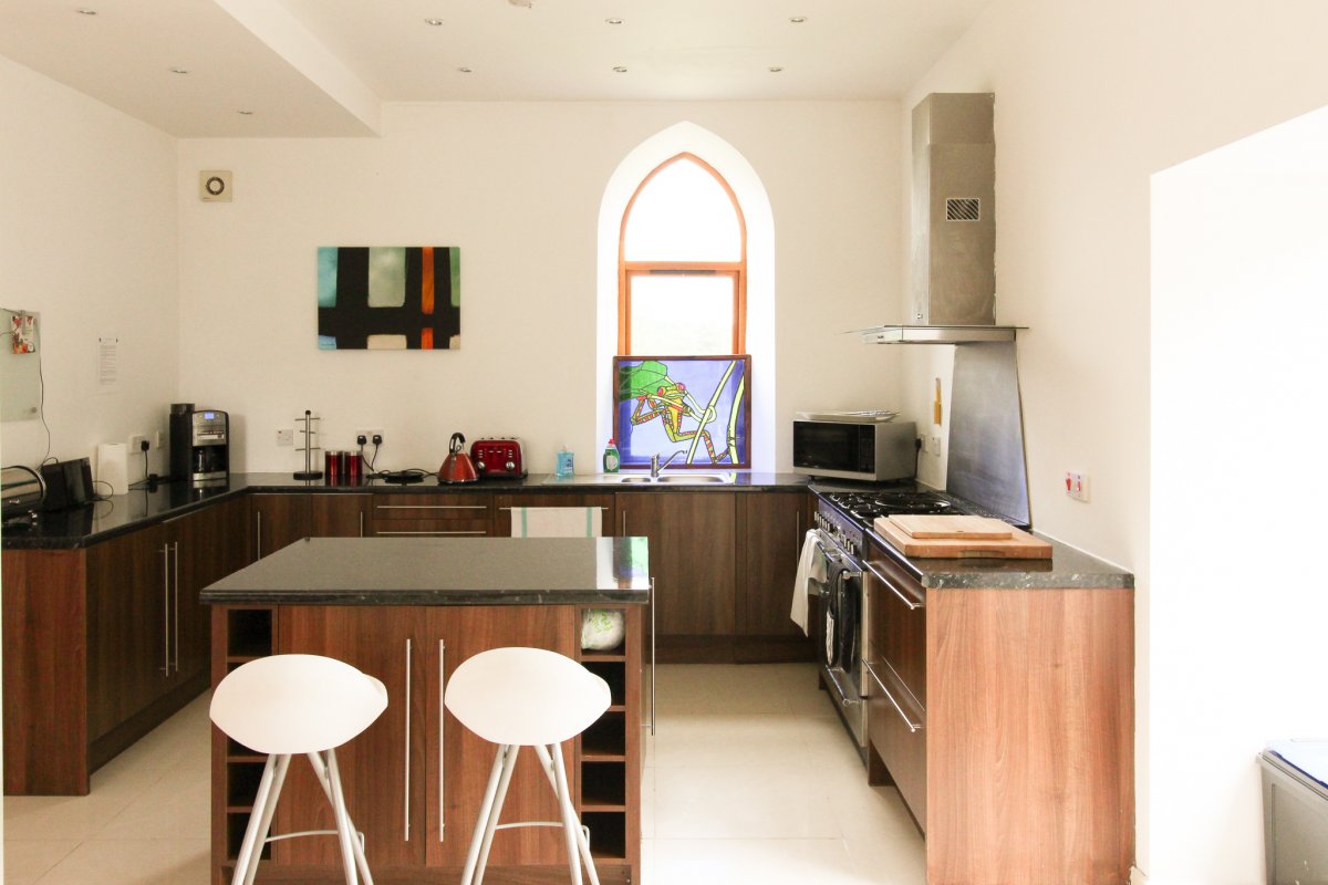 Church at the Old Manse - Kitchen and breakfast bar