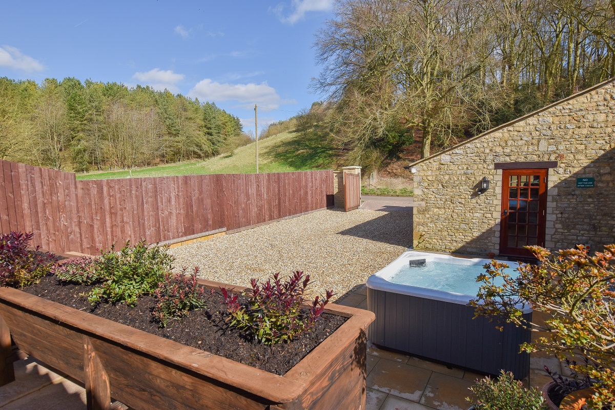 Cotswold Manor Wychwood - private use of hot tub