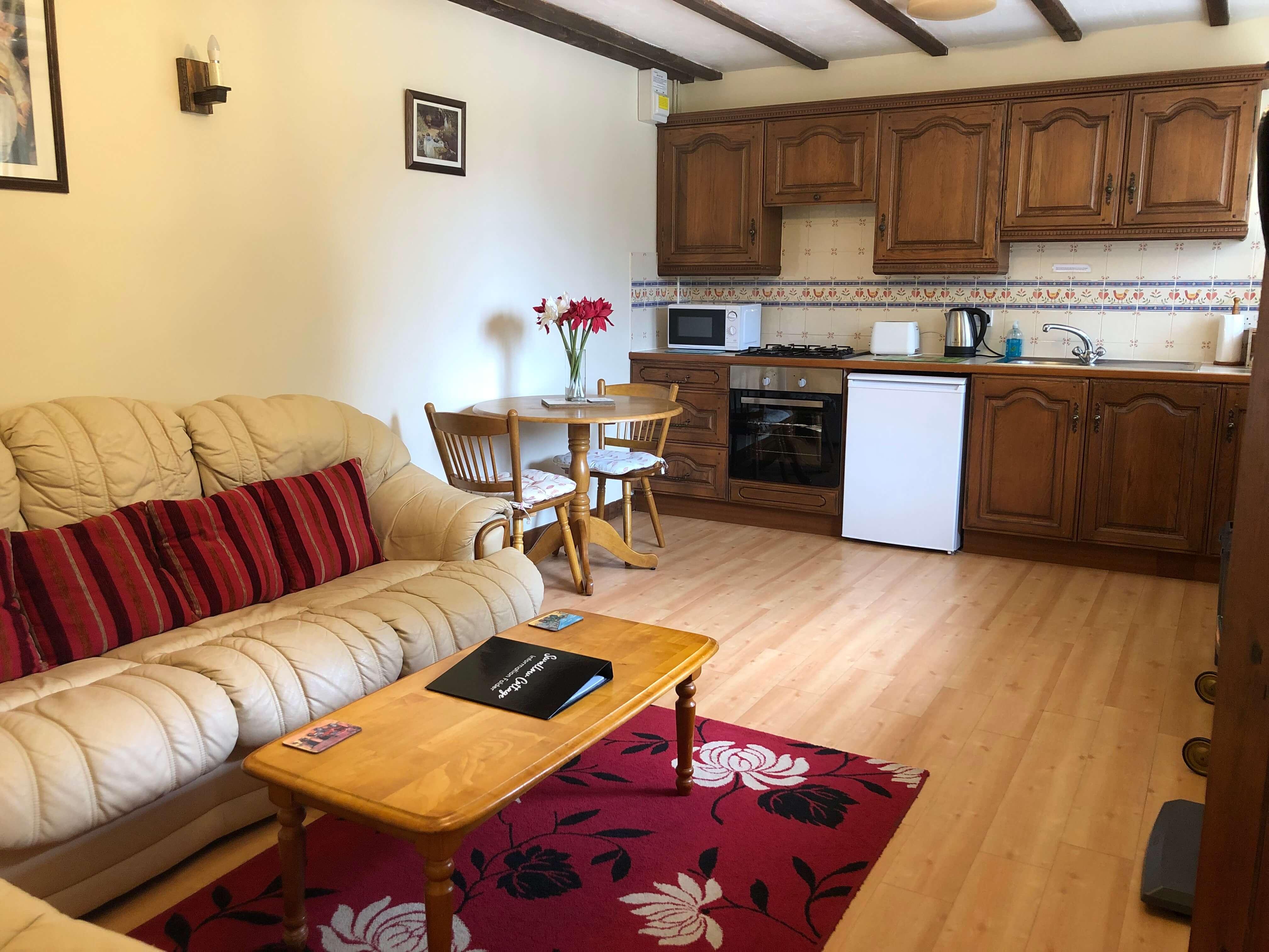 Deanwood Holiday Cottages - sample open plan kitchn sitting diner