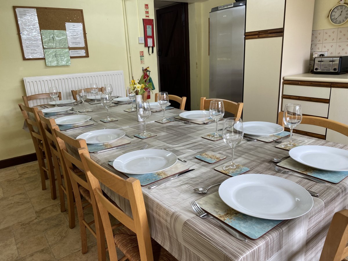 Sturt Farm kitchen with a dining table to seat the whole group of 12