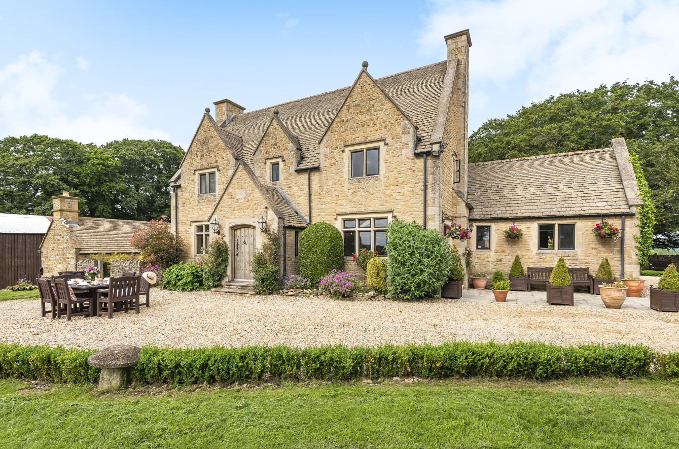 Laverton Hill Farm - beautiful Cotswold stone house