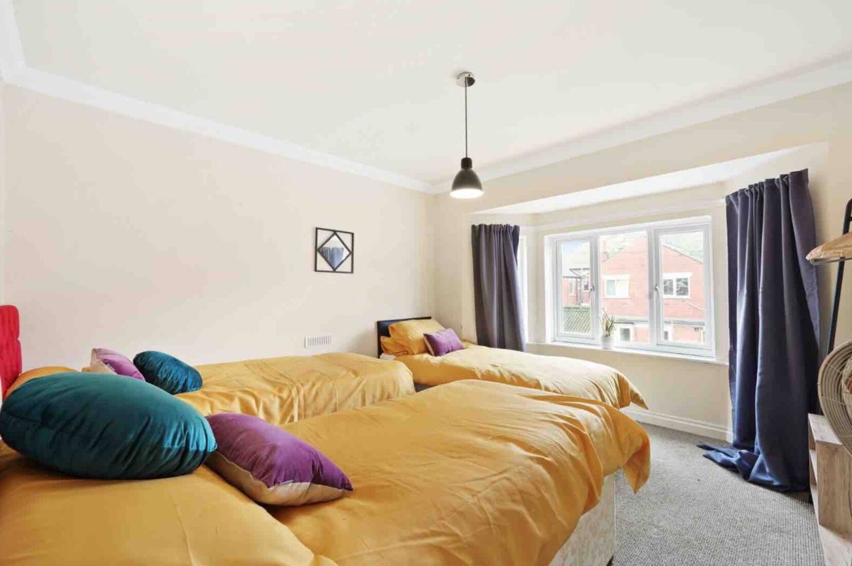 Neville Street -multiple singles in bedroom for a mixed group