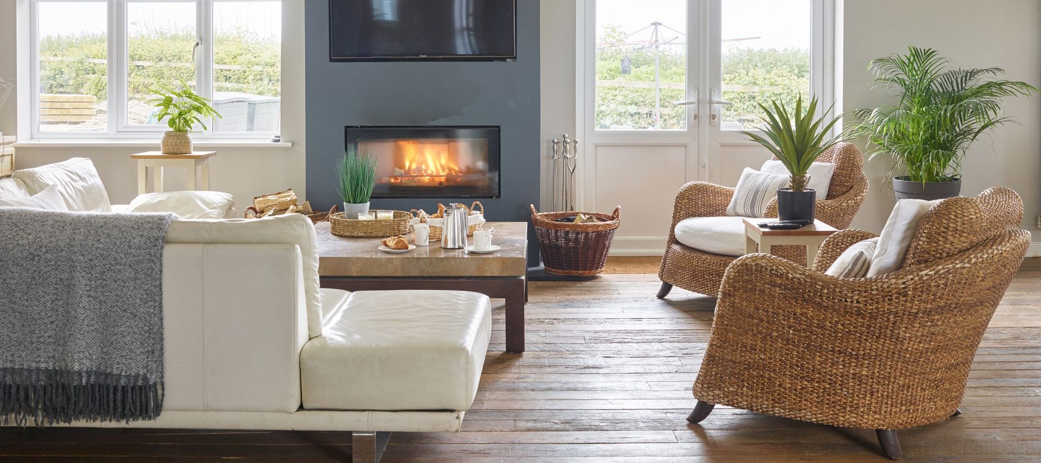 Sea View Manor - cosy winter kitchen