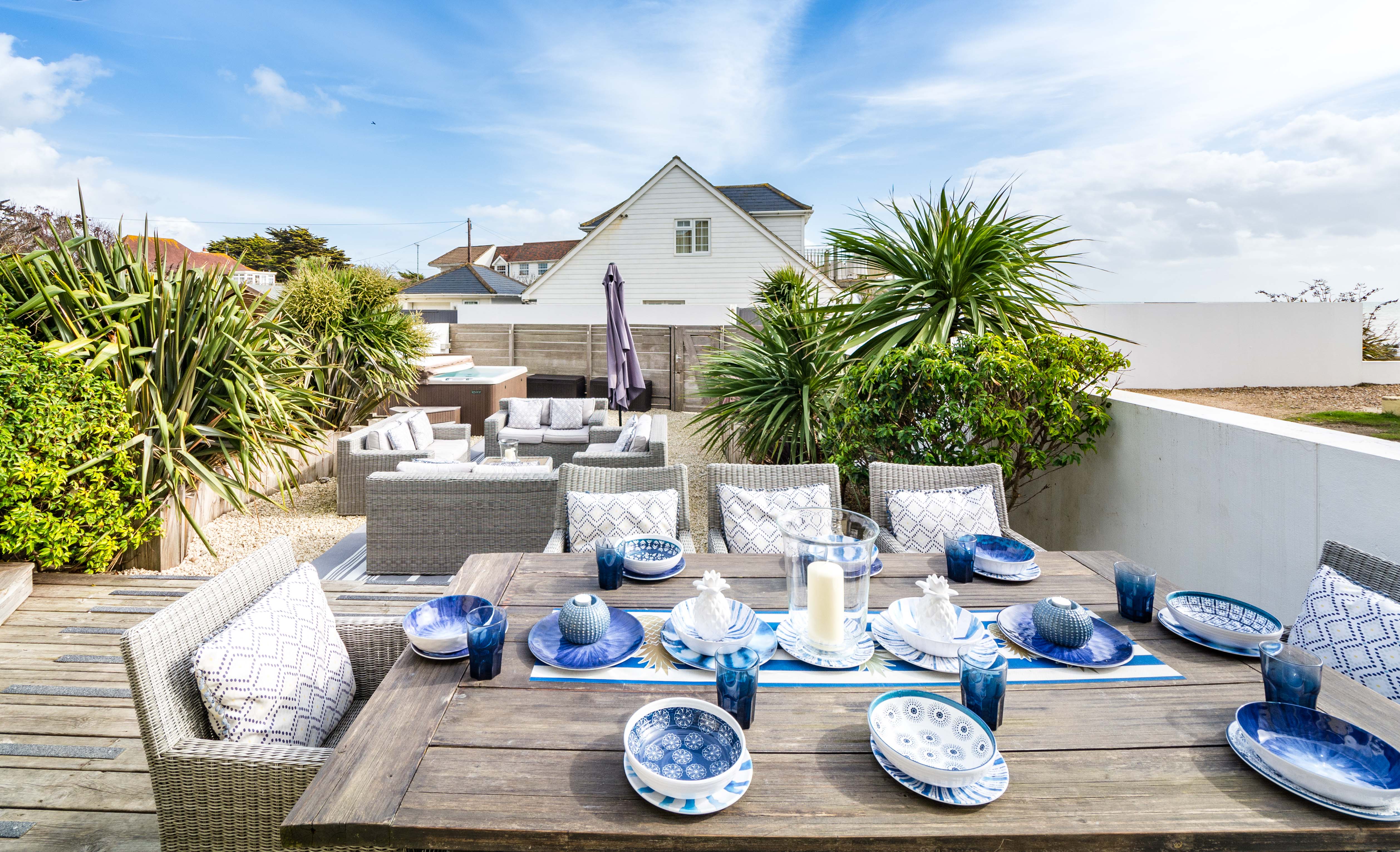 Club Walk Beach House - fabulous outside space for al fresco dining