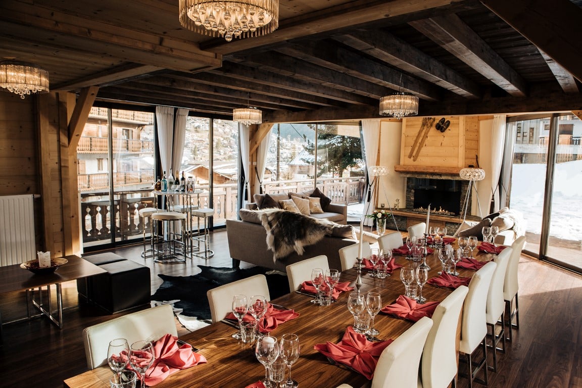 Chalet Ice - gorgeous dining for all guests