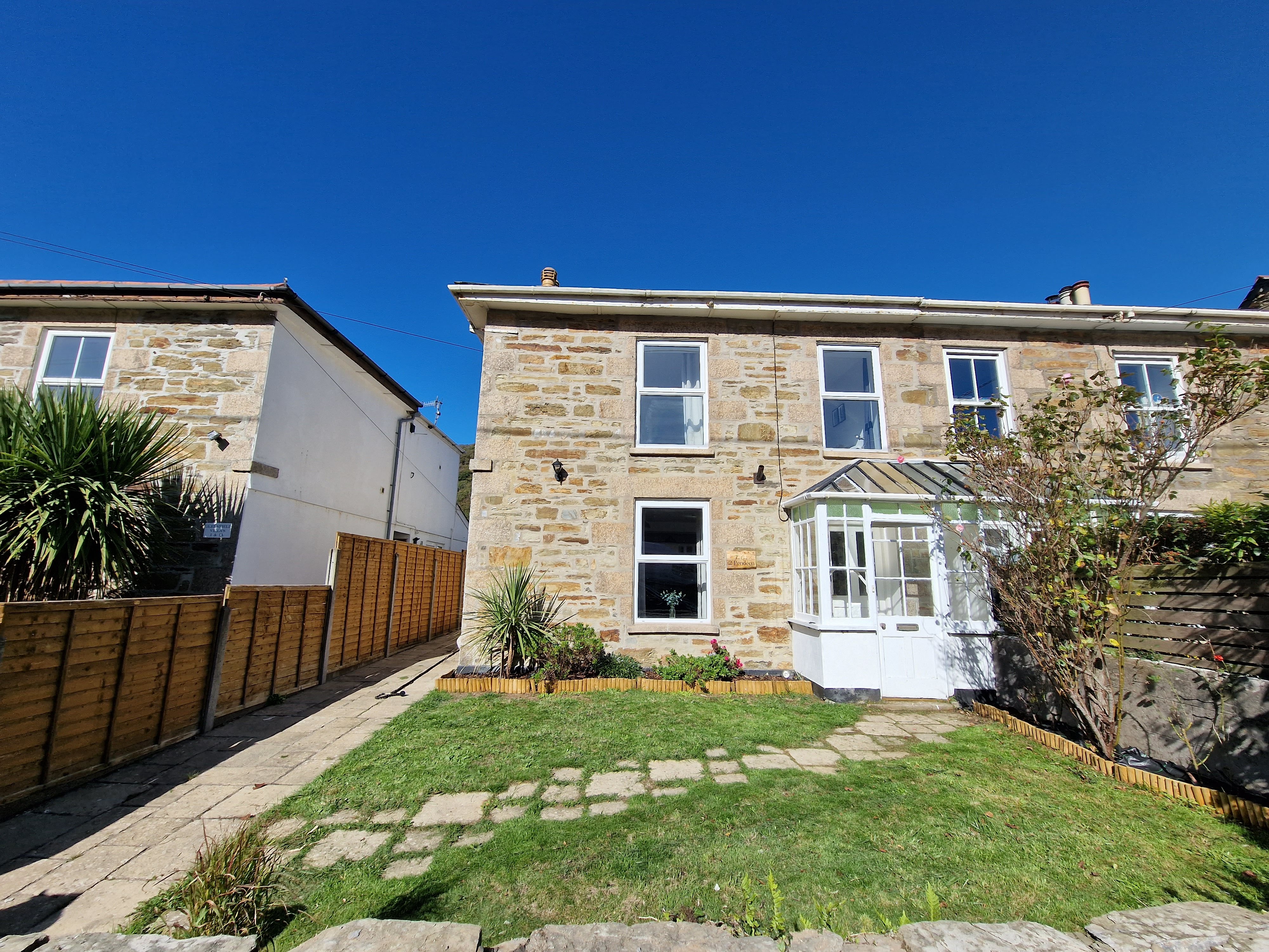 The Cove Portreath - front aspect with sloped garden