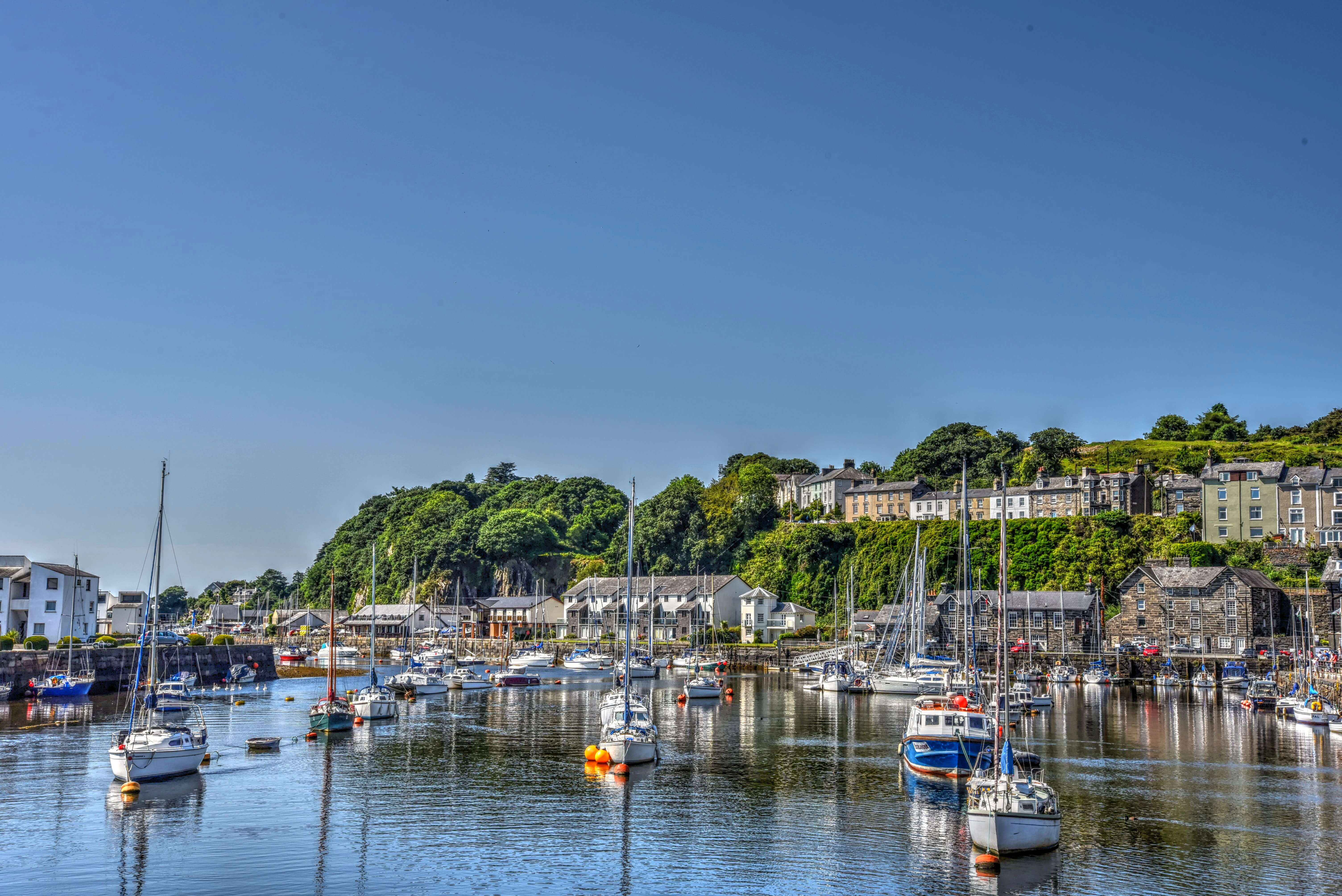 Rhydwenfa in the popular seaside town of Porthmadog