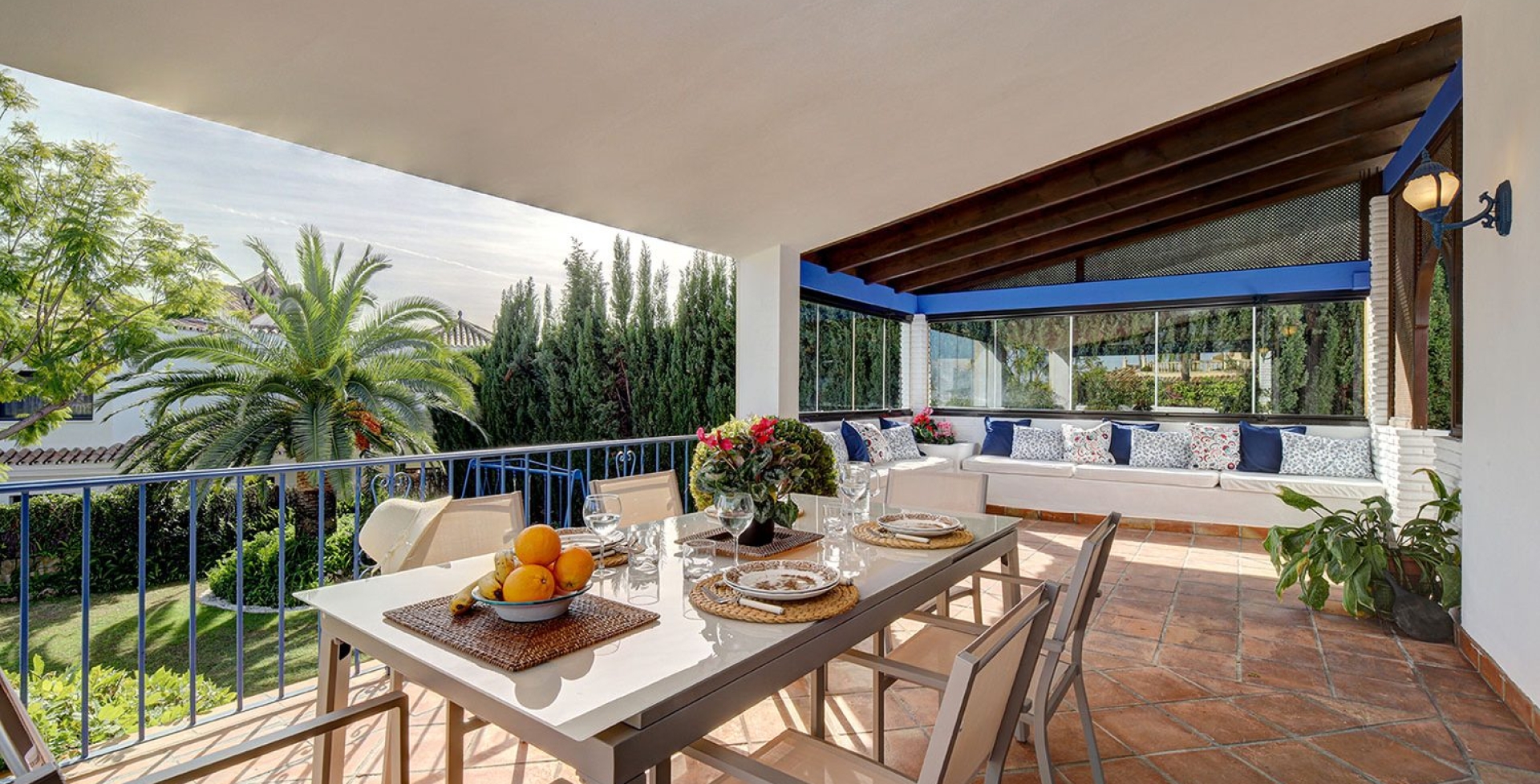 Villa-Banus- undercover al fresco dining