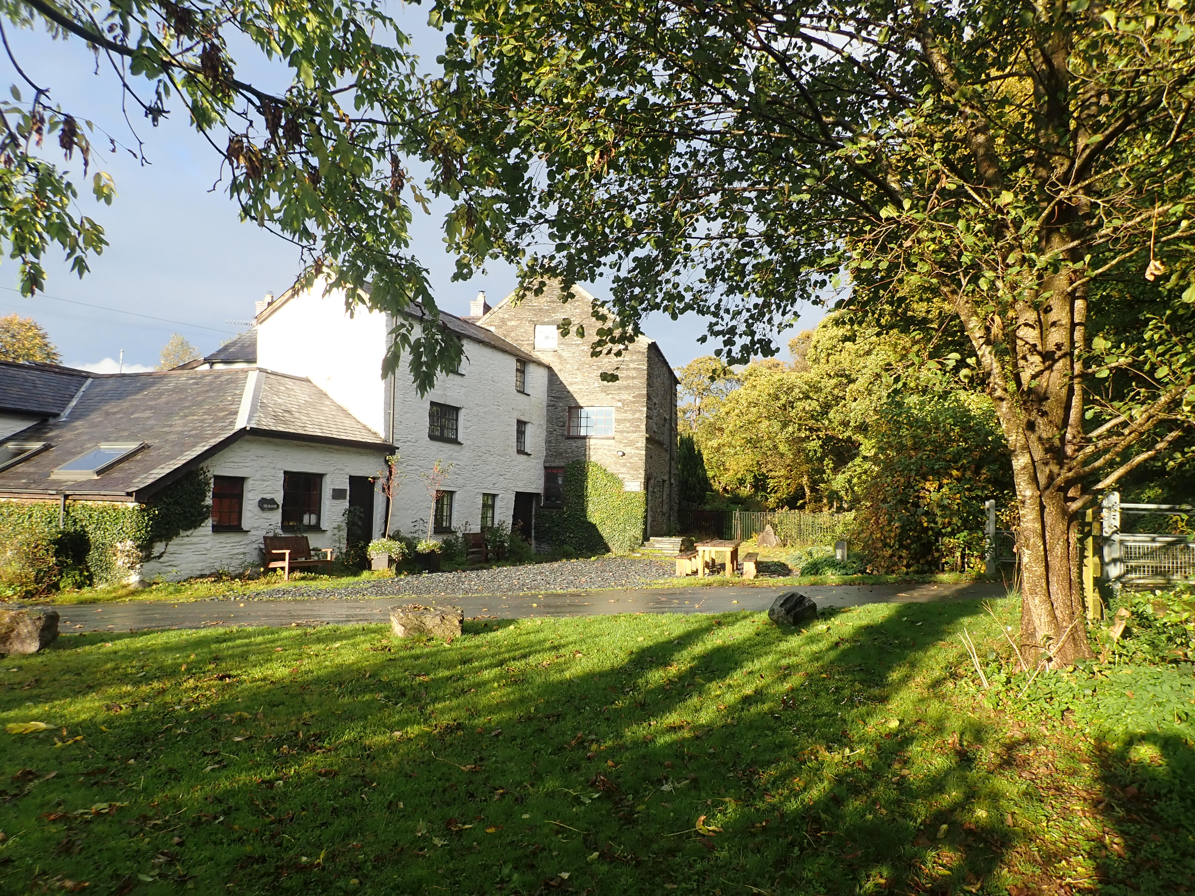Felin Crewi Cottages - Watermill and Granary
