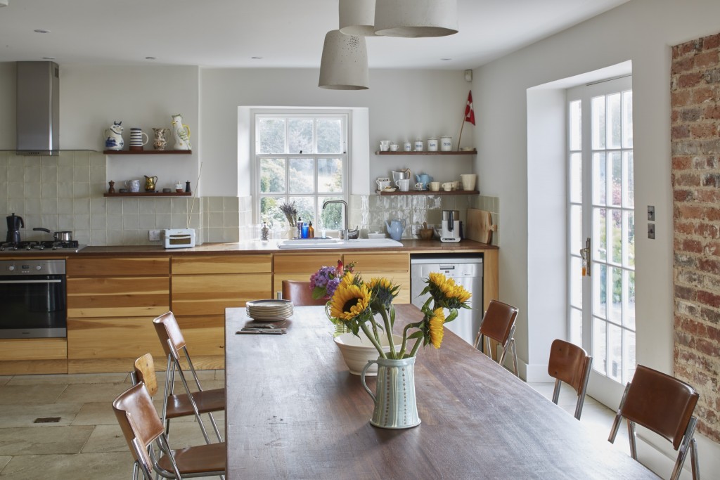 Wolford Lodge - the dining area in the kitchen