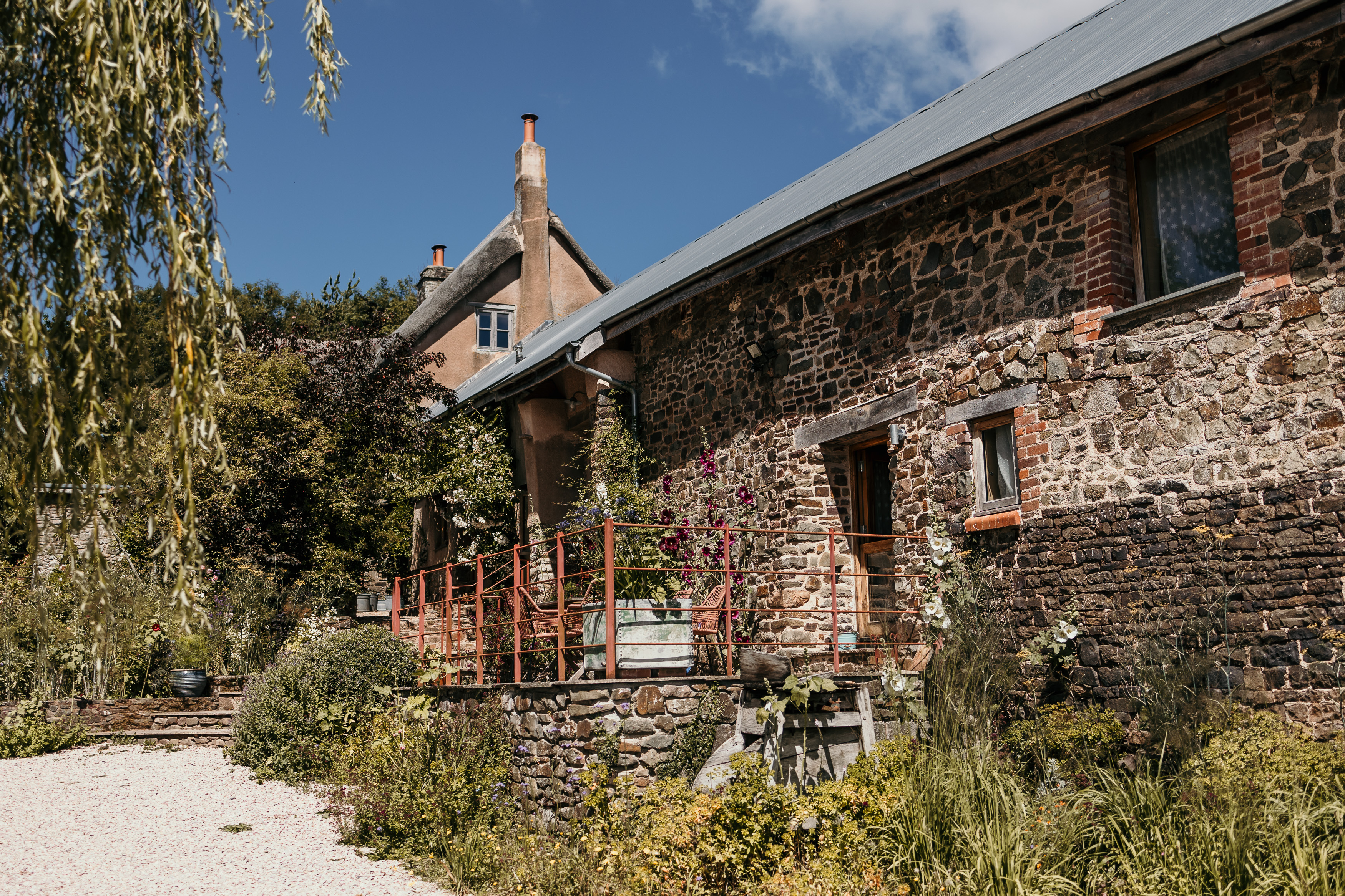 Hayne Devon - pretty external view of the barn