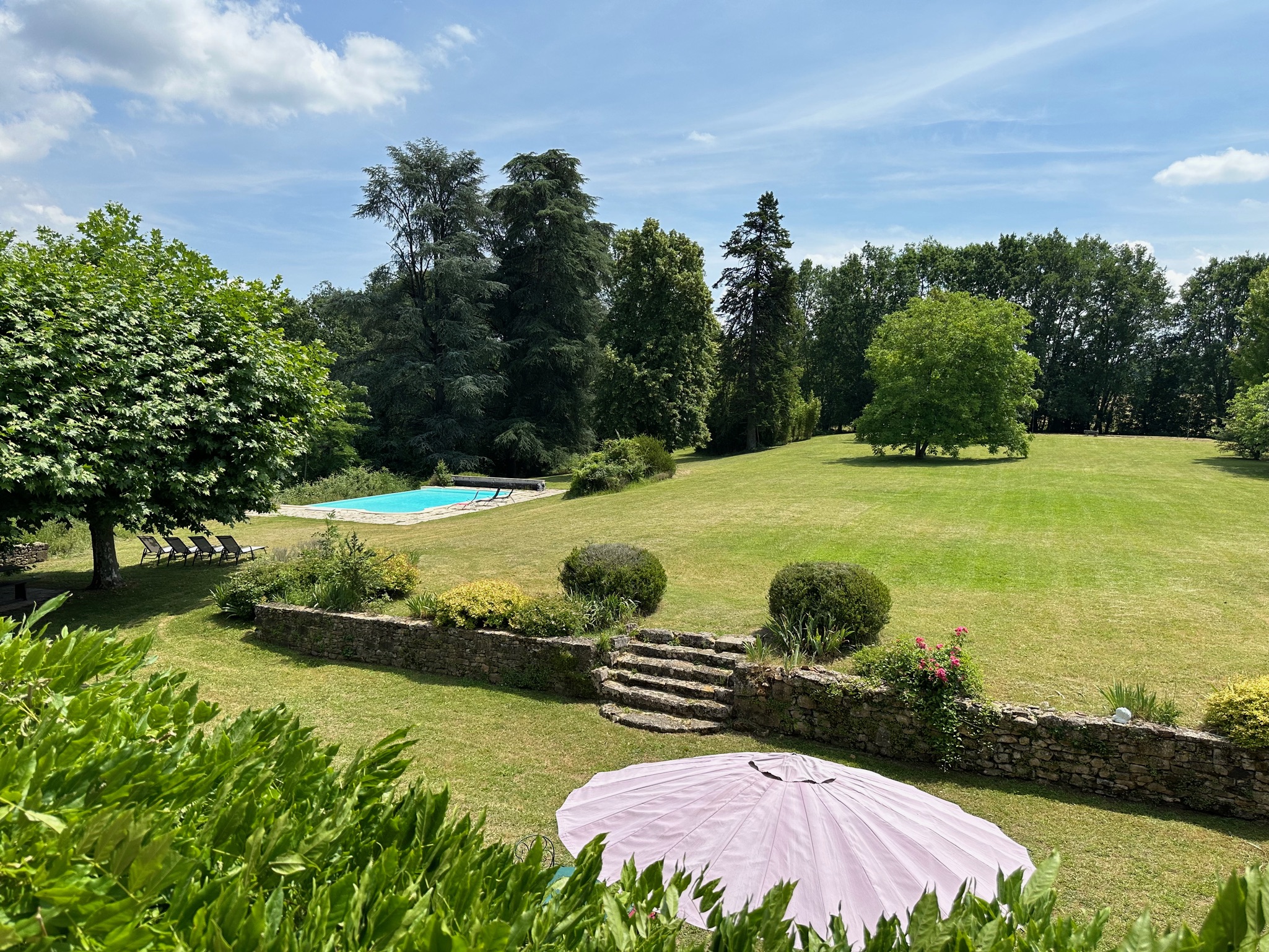 Le Pigeonnier du Bordial - the park with a great view of the pool