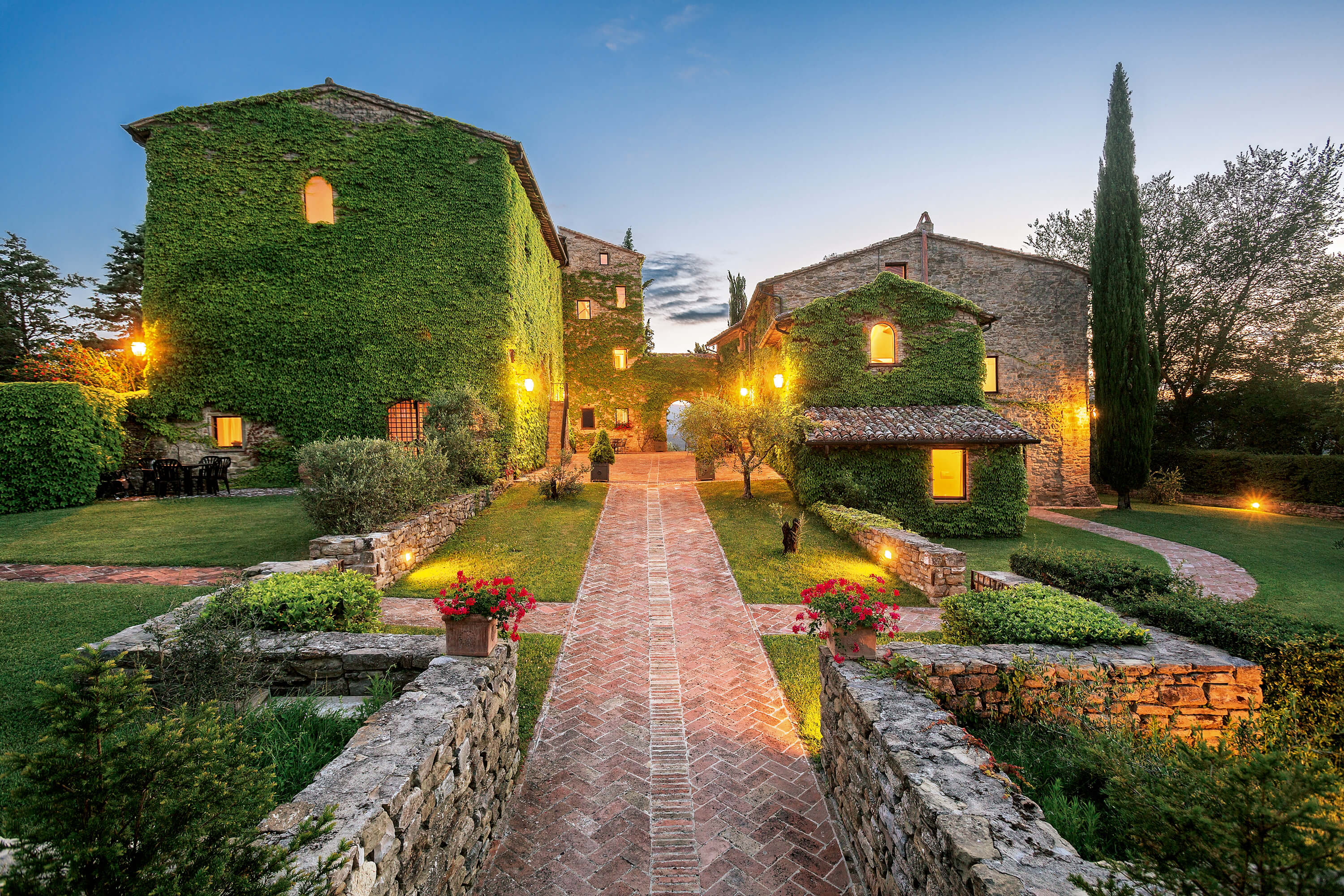 Borgo Bastia Creti - properties linked by traditional stone paths