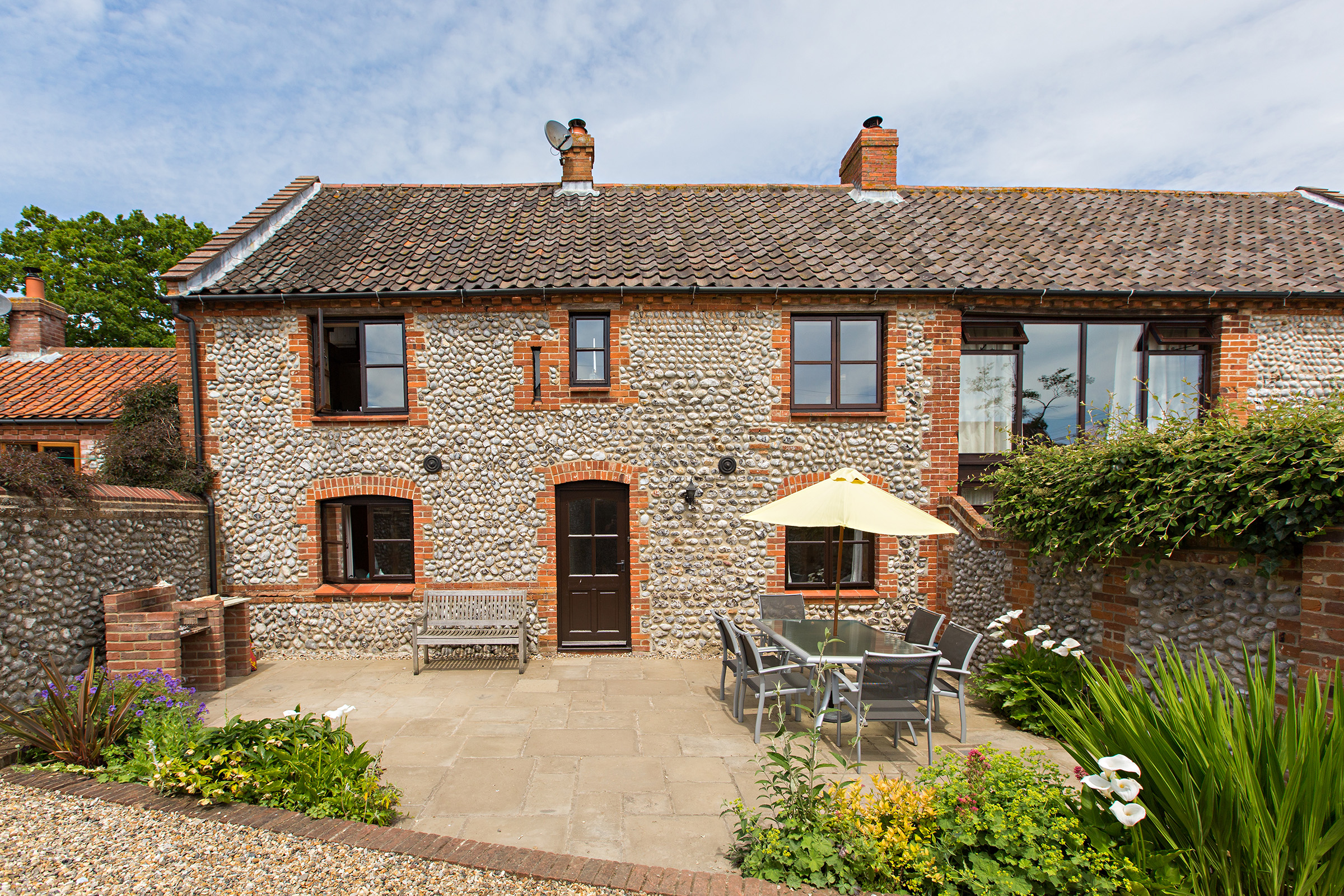 Home Farm - Old Flint Cottage