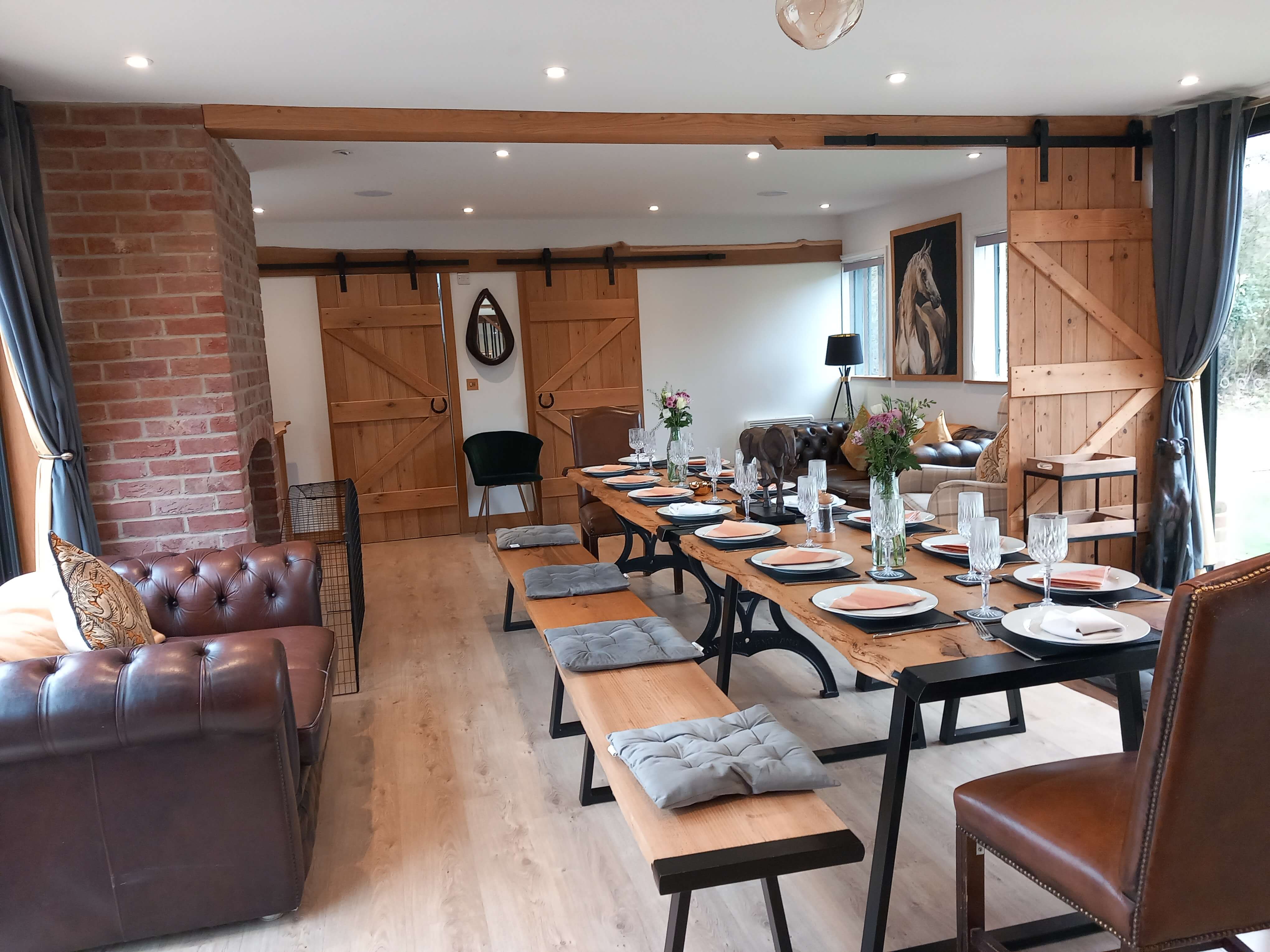 Oakwood West - Lucky's Stable sitting dining room