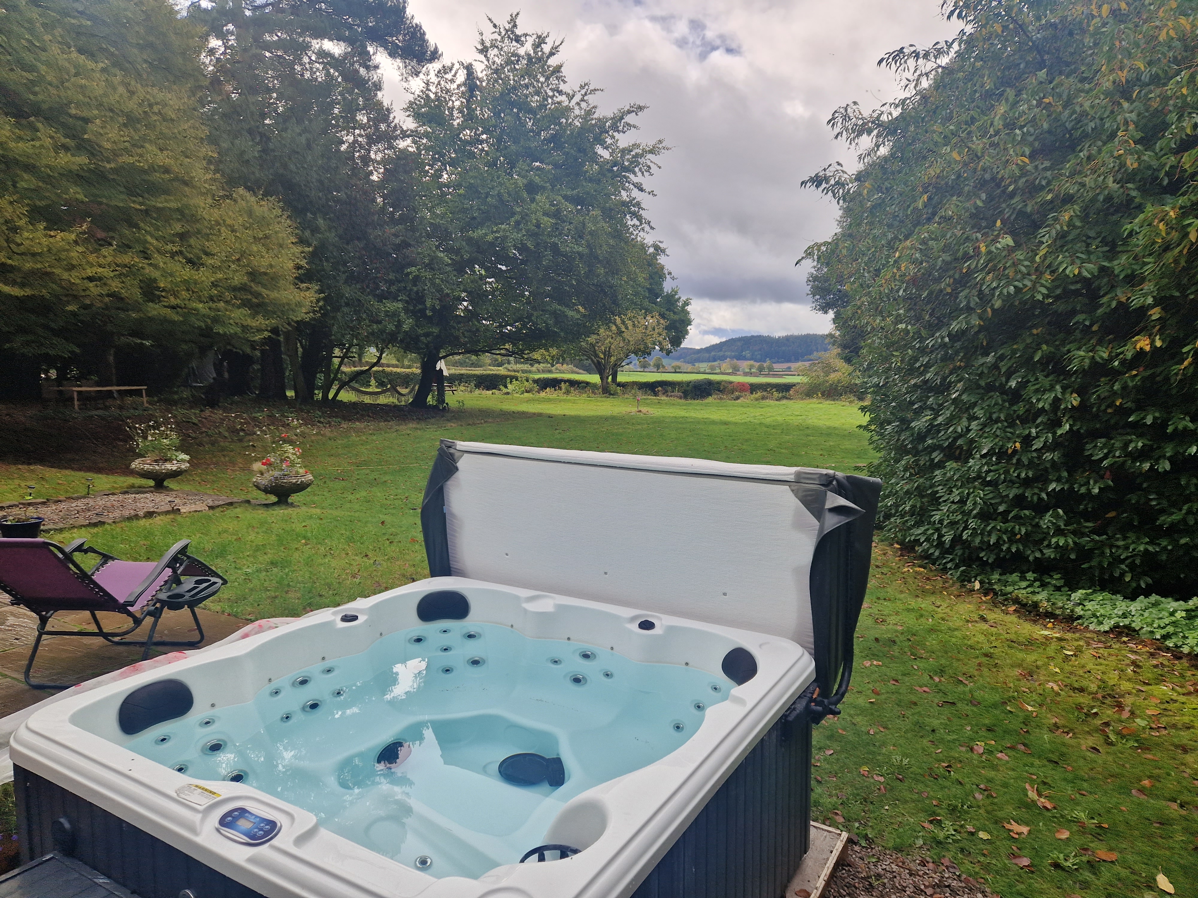Bromsash House - hot tub luxury