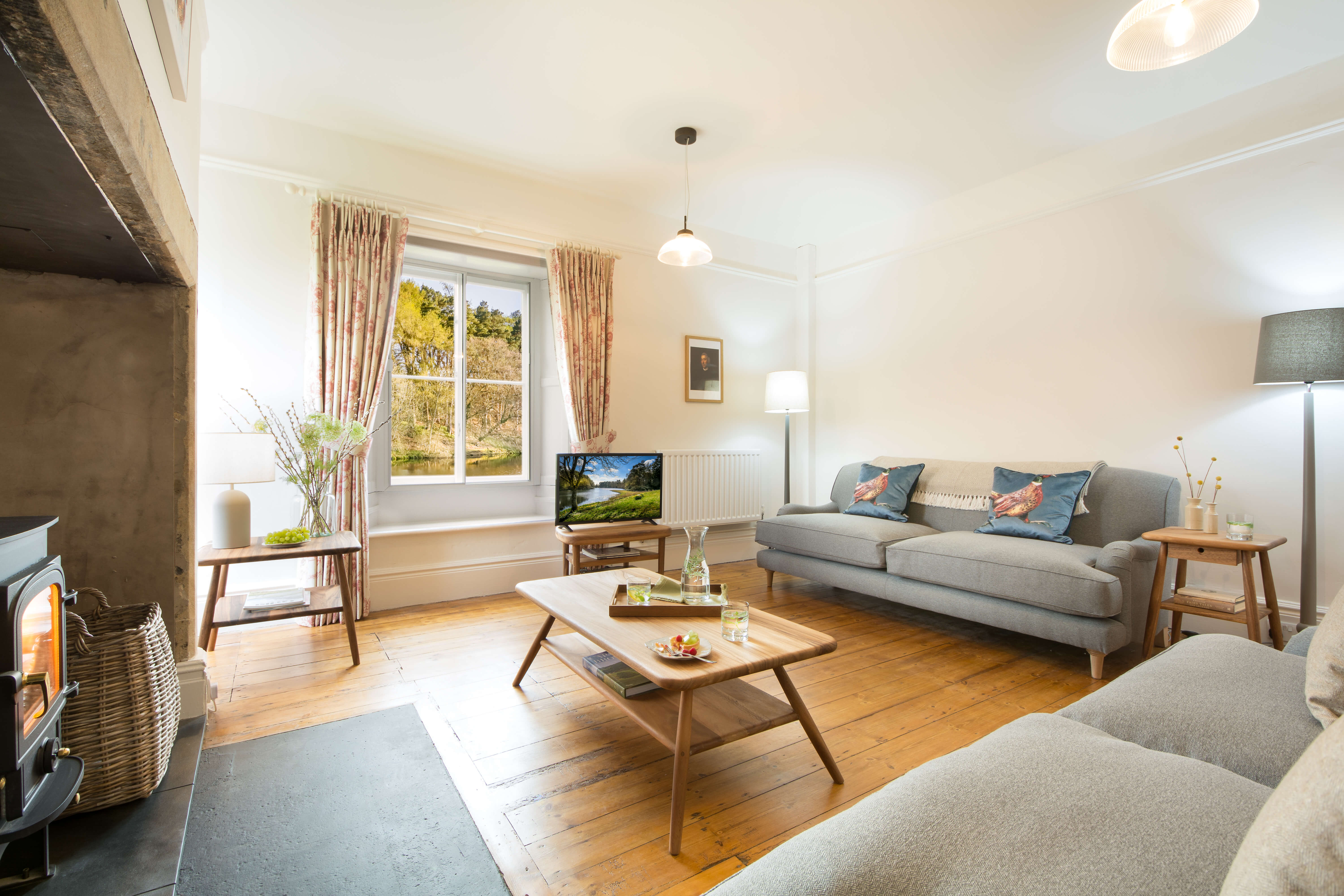 Rothley Lakehouse Dog friendly holiday house, Northumberland