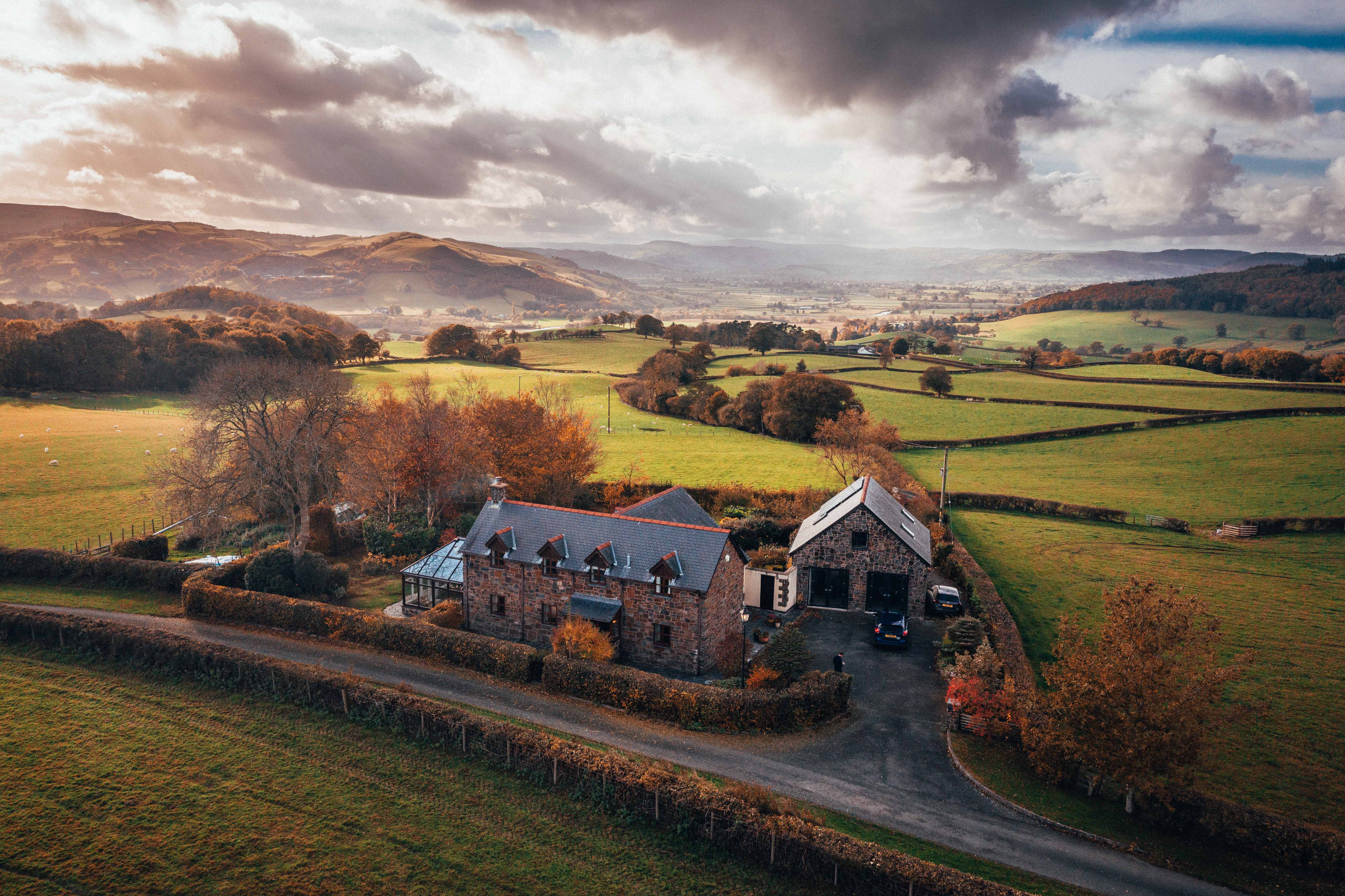 Green Lane Cottage in rural setting