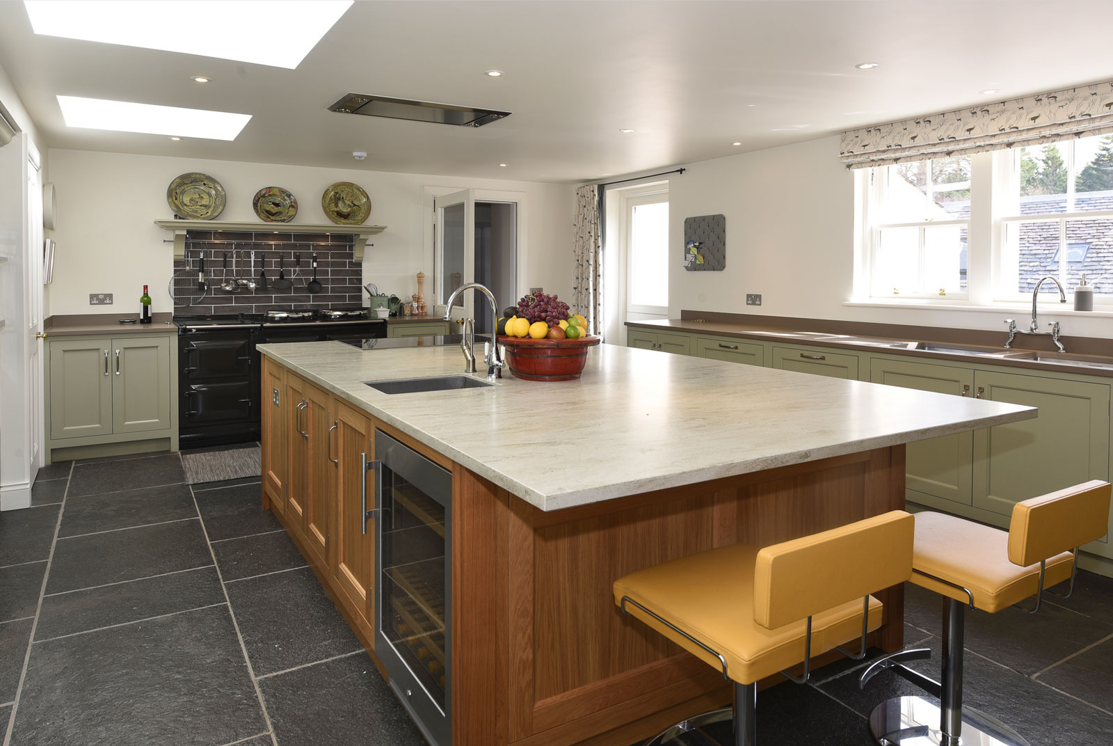 Old Milton - fully equipped kitchen with sociable island