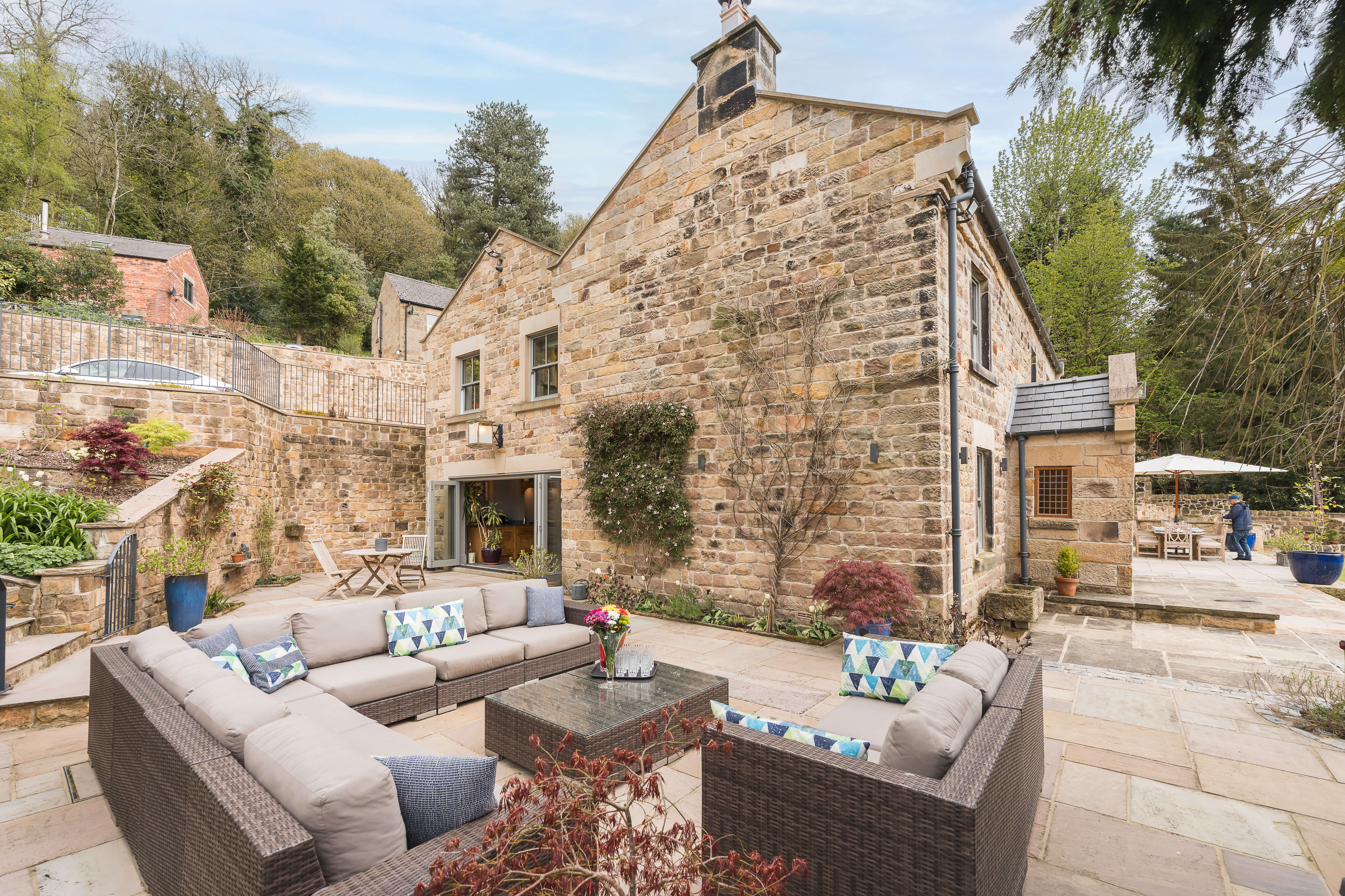 The Beeches - with outside seating and dining area