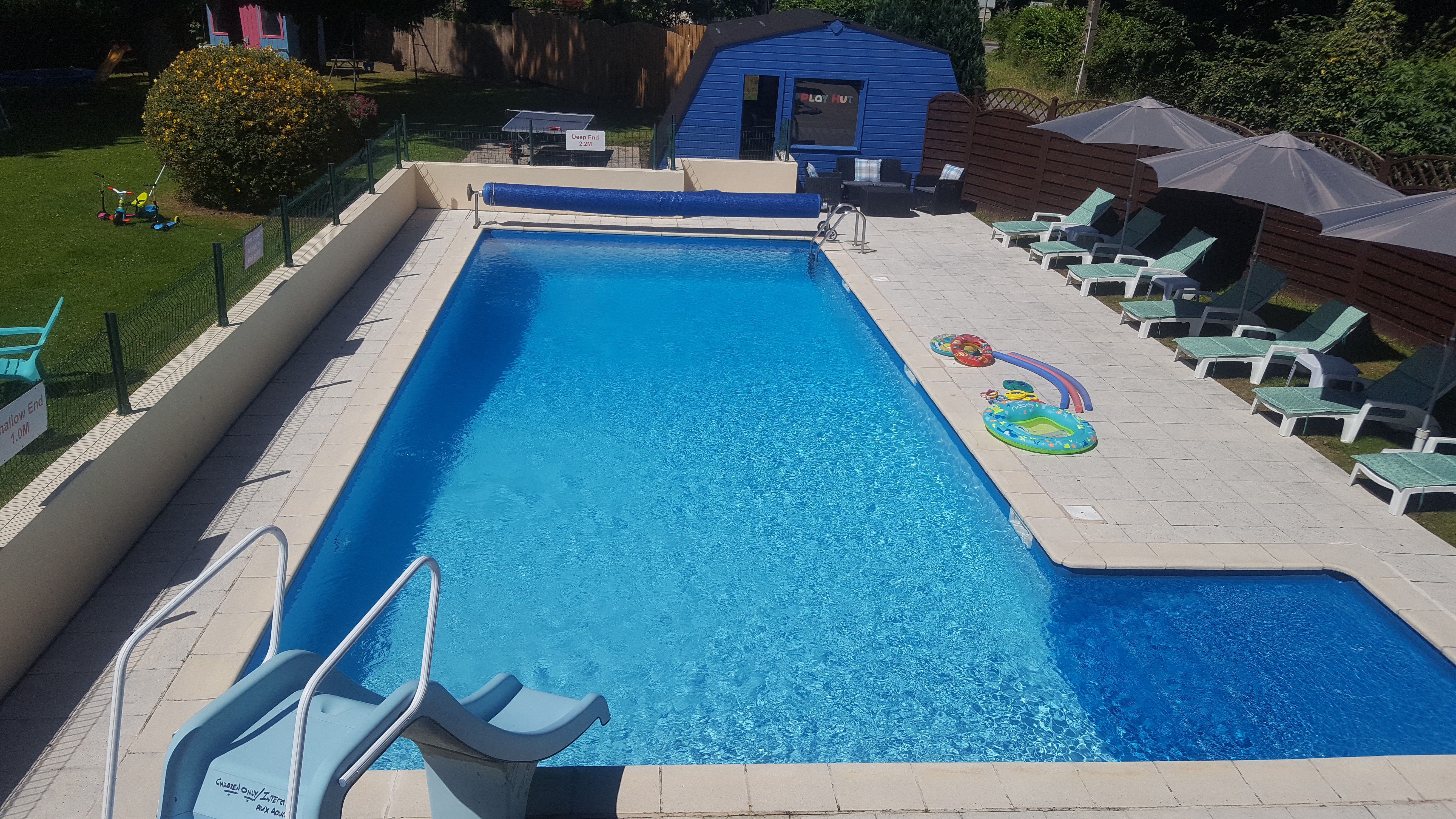 La Metairie and Cottages - an enclosed 10m x 6m pool