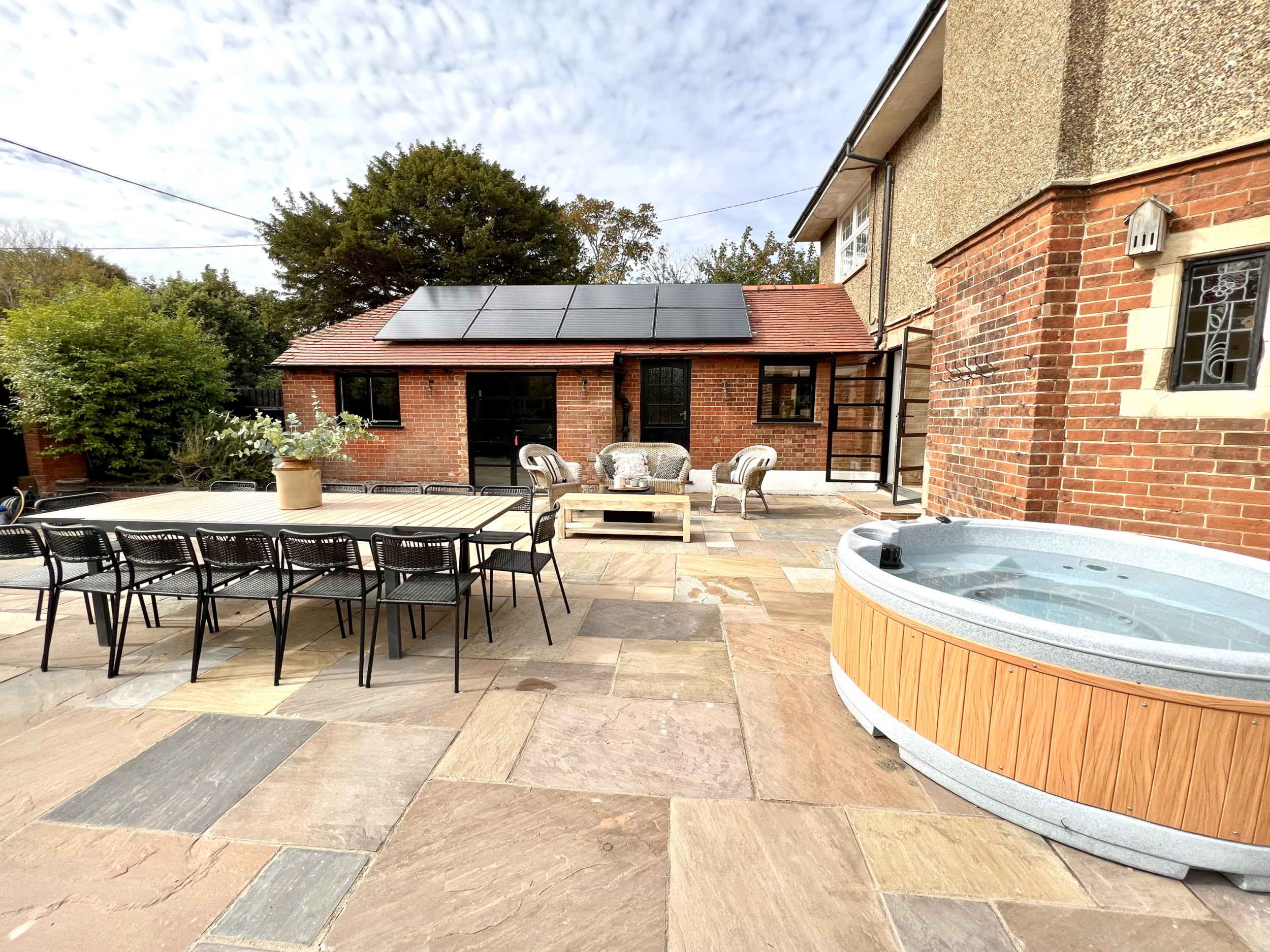 12 Hot Tub Holiday Houses Group Accommodation