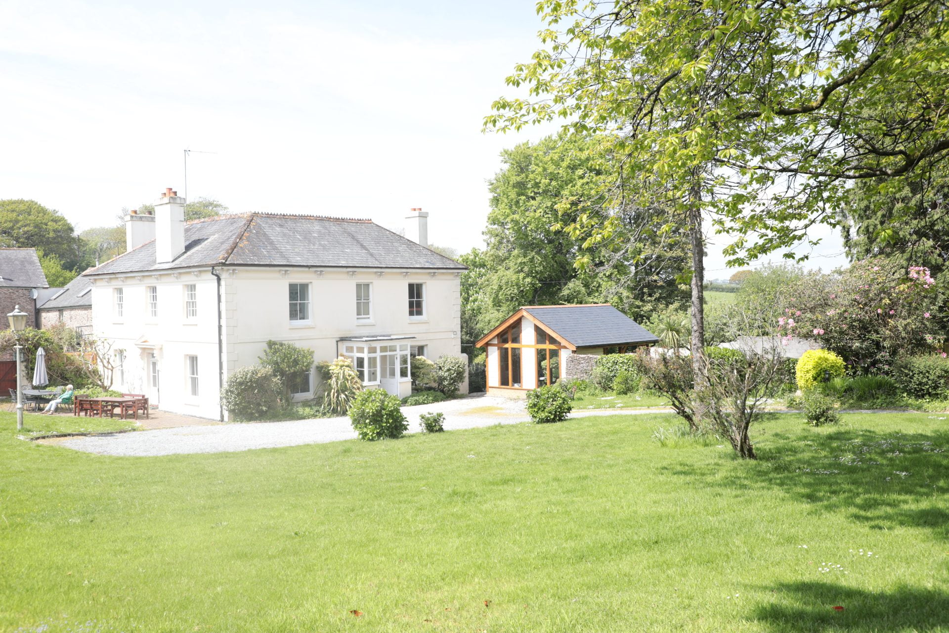 Buckland Court - Georgian listed house with great lawns