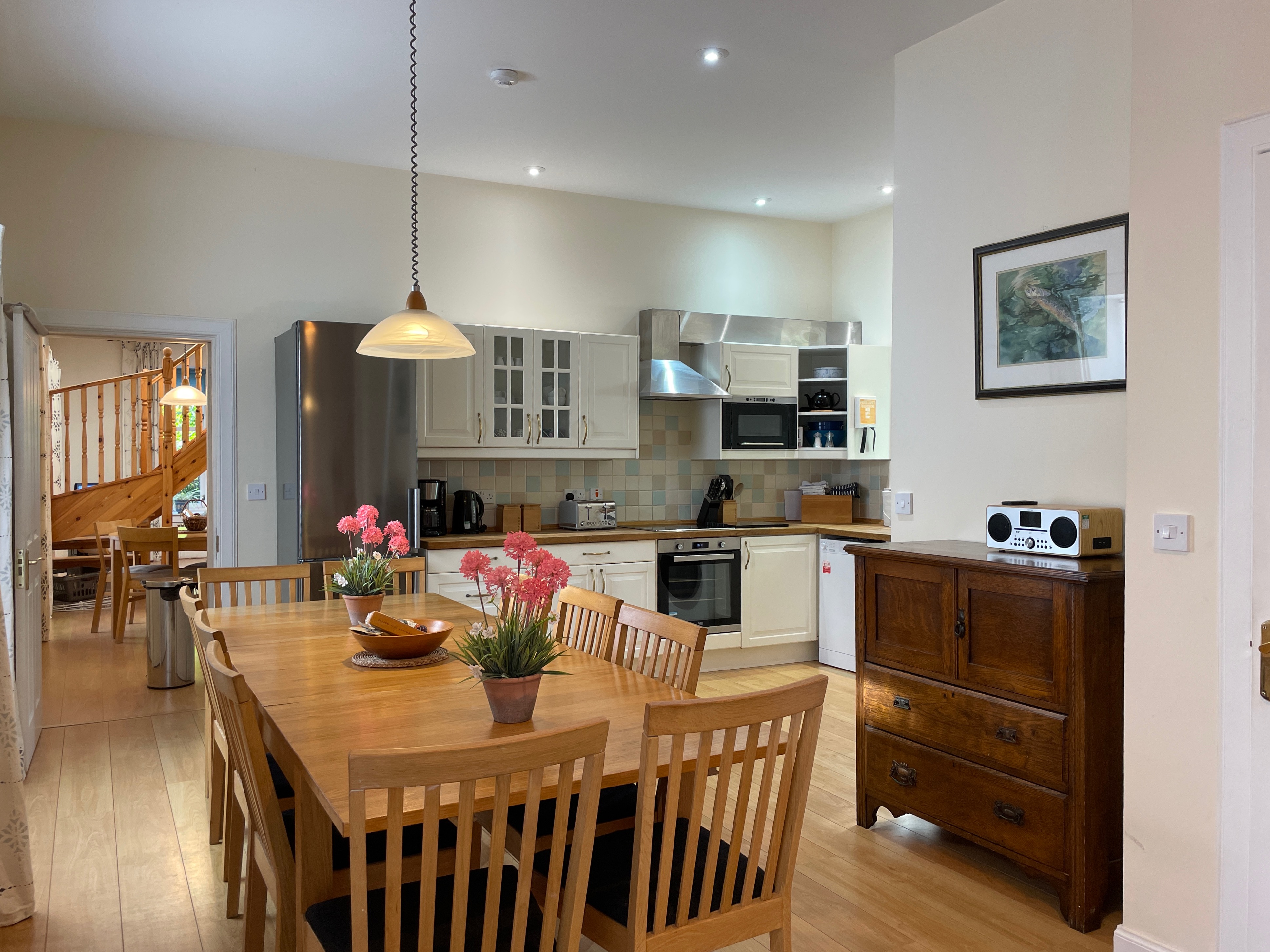 Kinblethmont Chauffeurs Cottage and Studio - kitchen diner