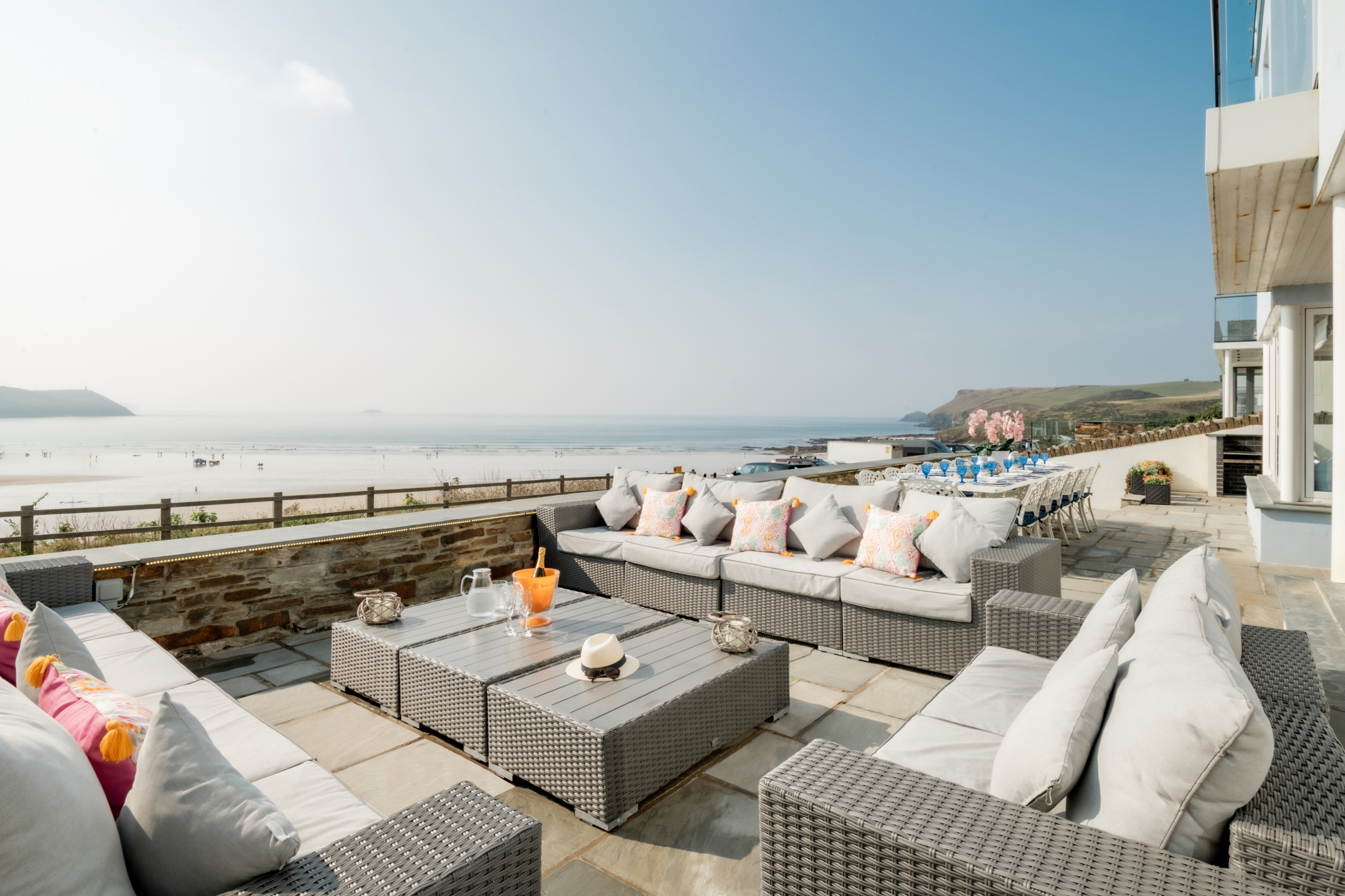 Tristram -comfortable lounge seating