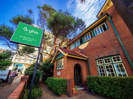 YHA Newcastle Beach - welcoming exterior