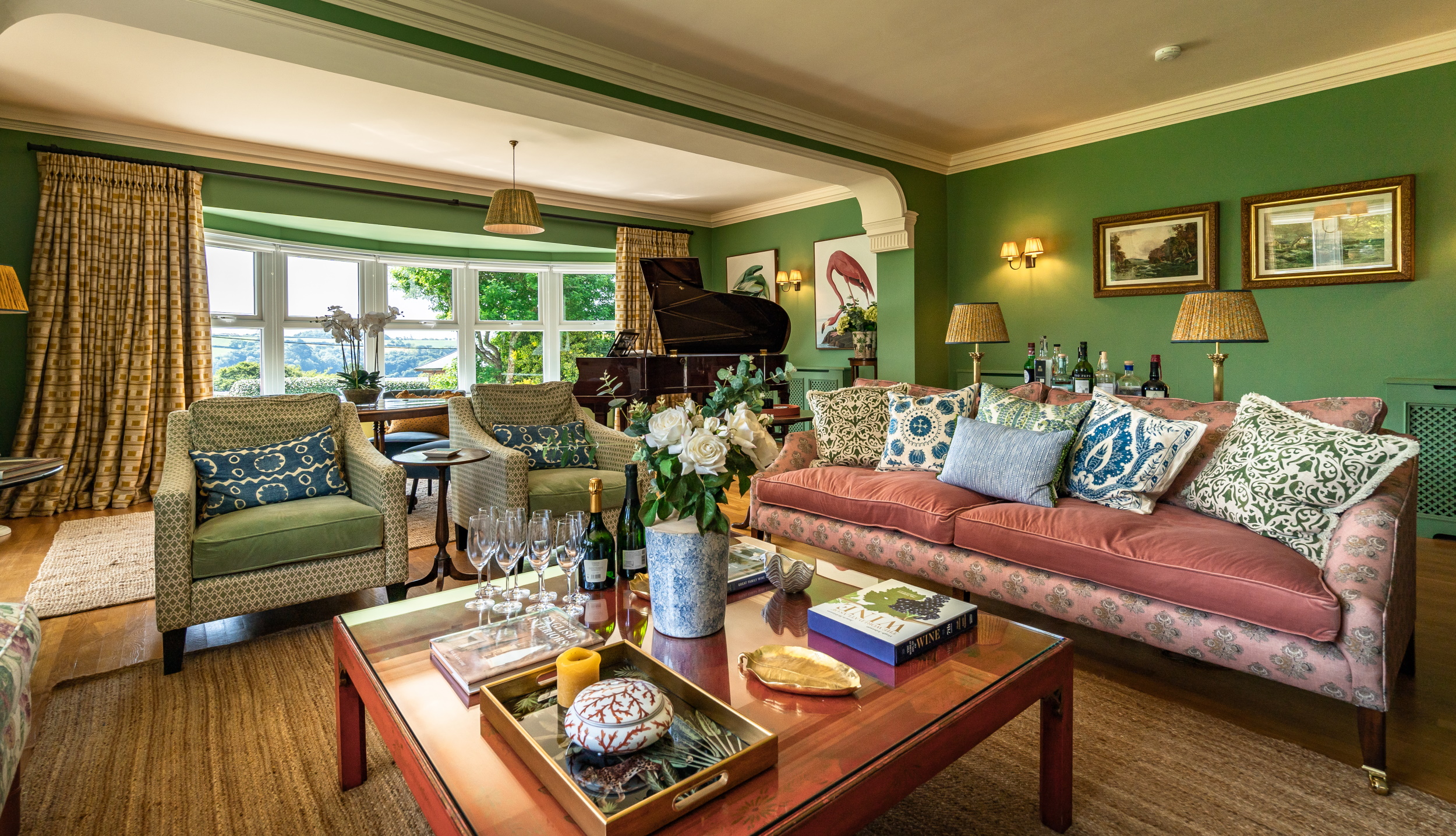 Boscantle - beautiful drawing room with squashy sofas