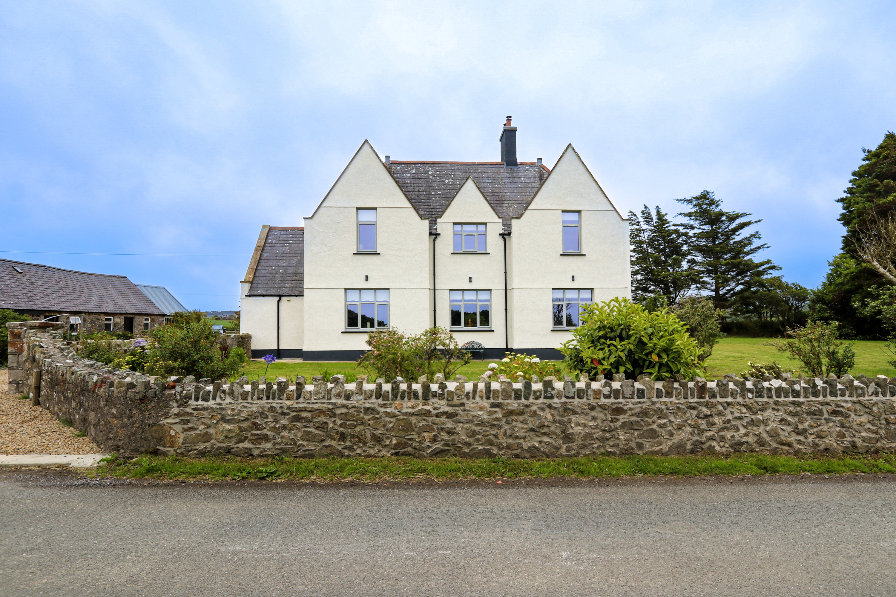CastellCoch - a smart frontage to this family holiday house