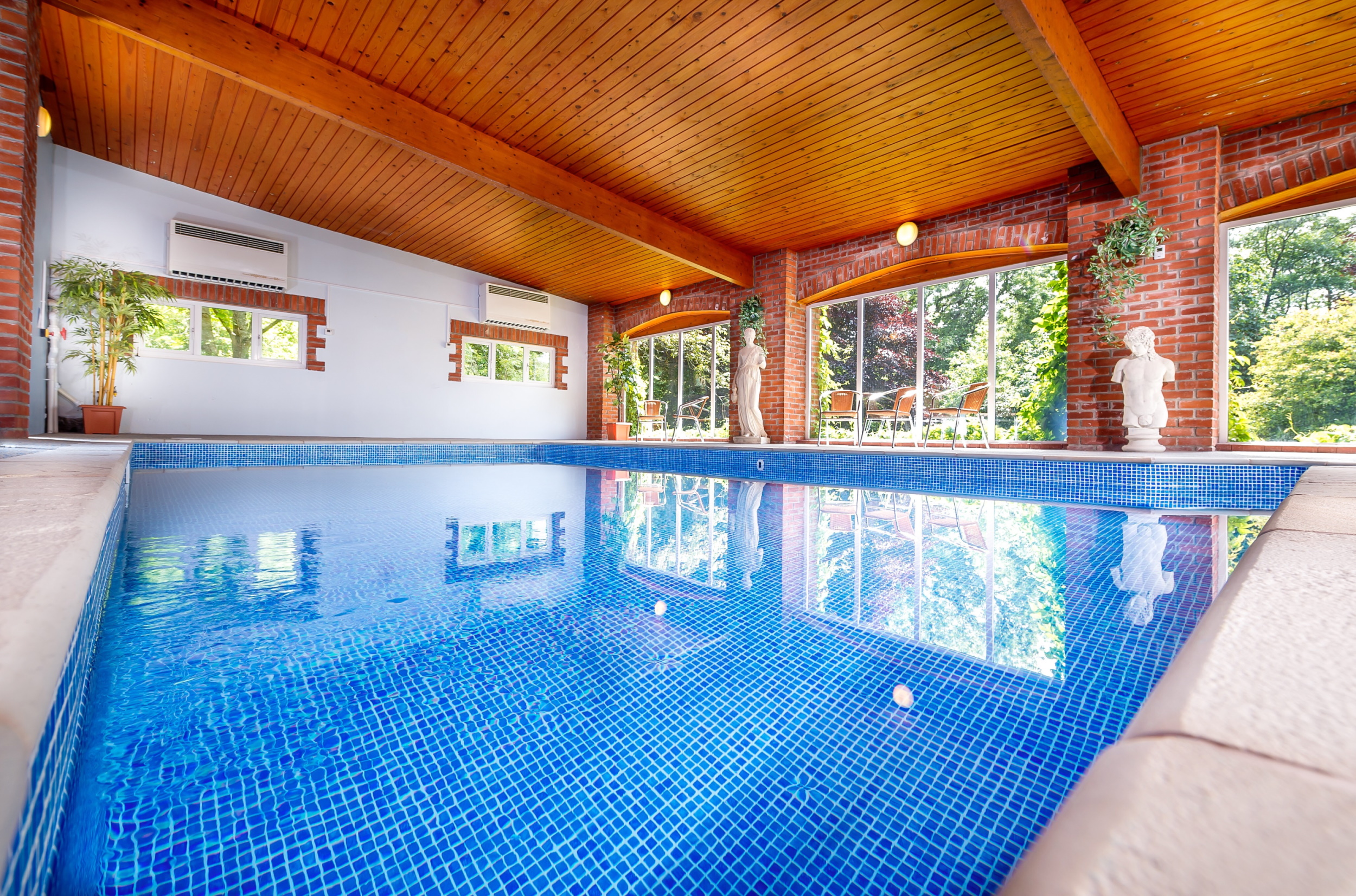 Coulscott House - fabulous indoor heated pool