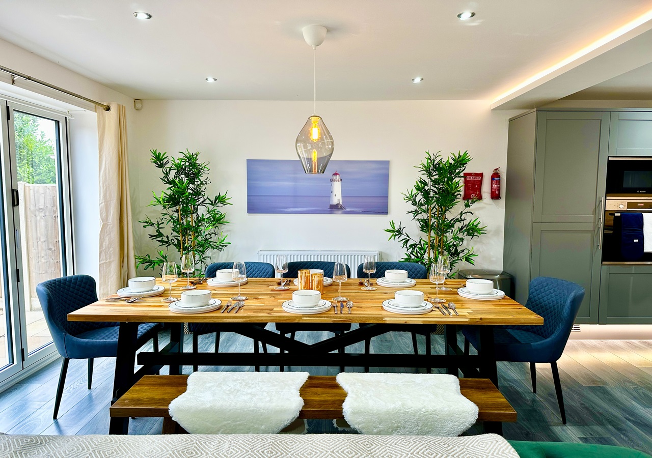 The Big Cosy - sociable dining for guests