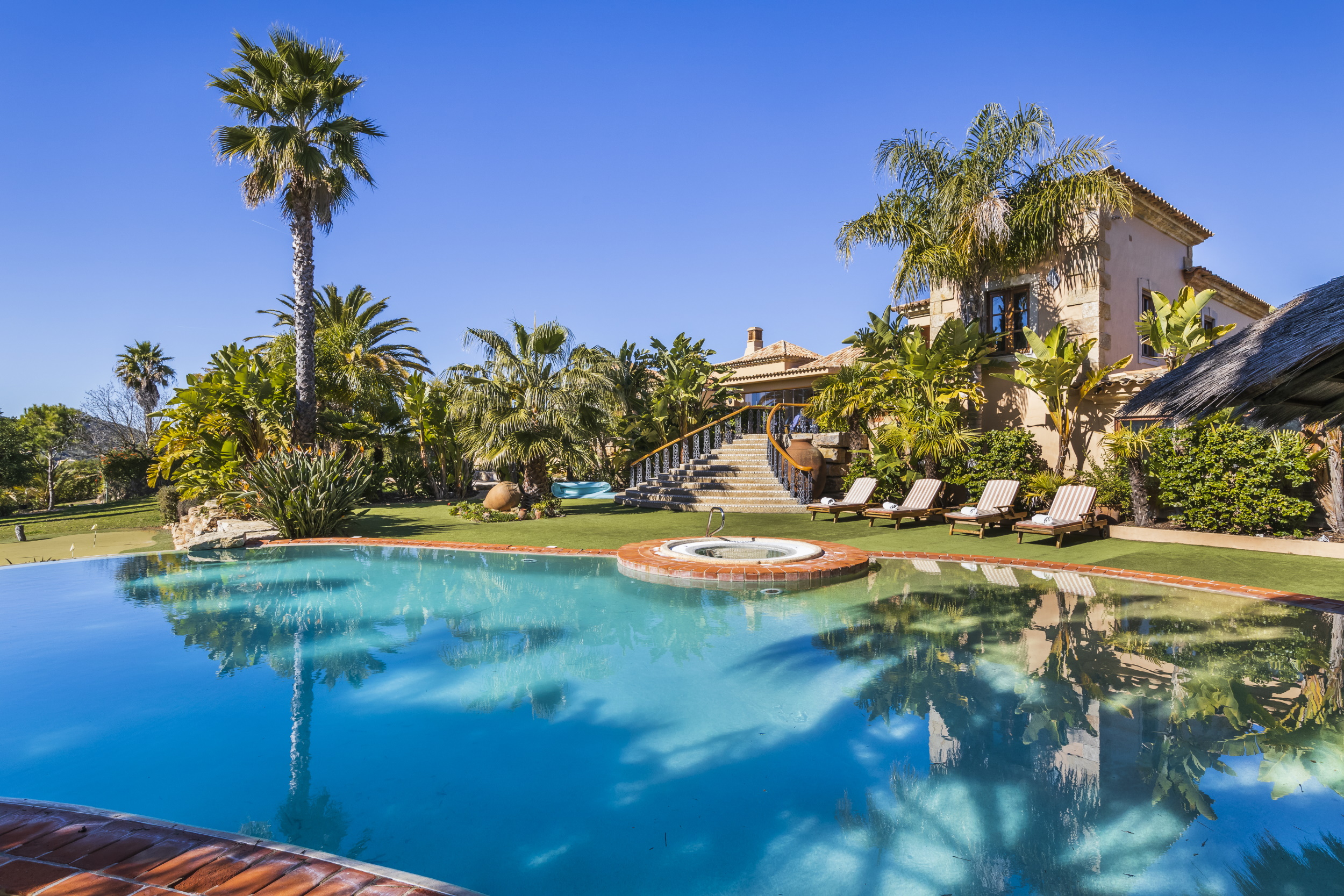 Casa Cazan - infinity pool and sun terrace