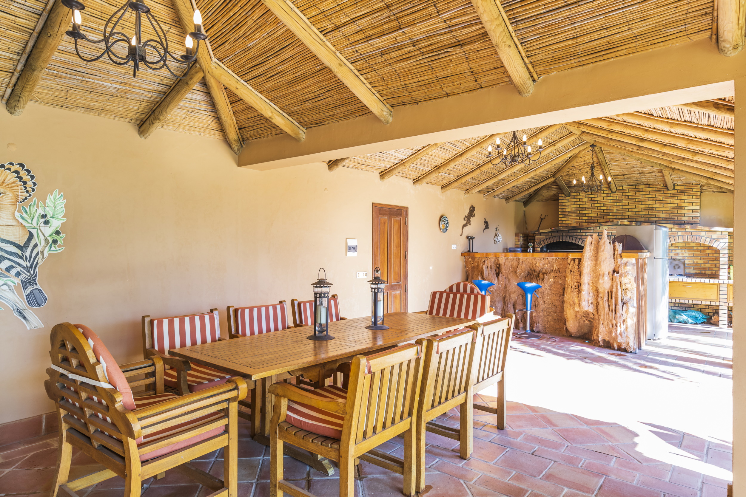 Casa Cazan - shaded outdoor dining