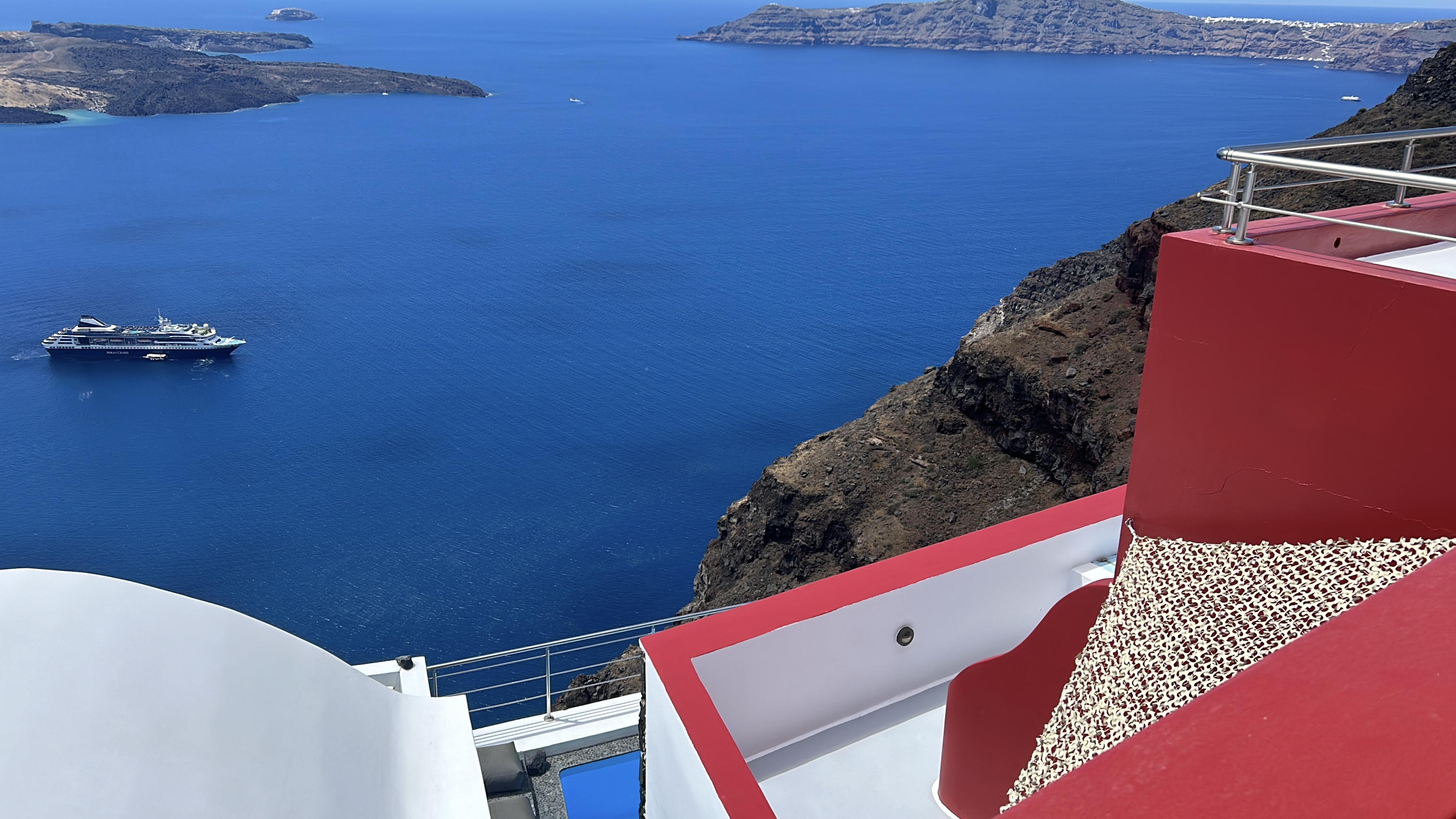 Hara's Houses - jawdropping views over the Aegean Sea