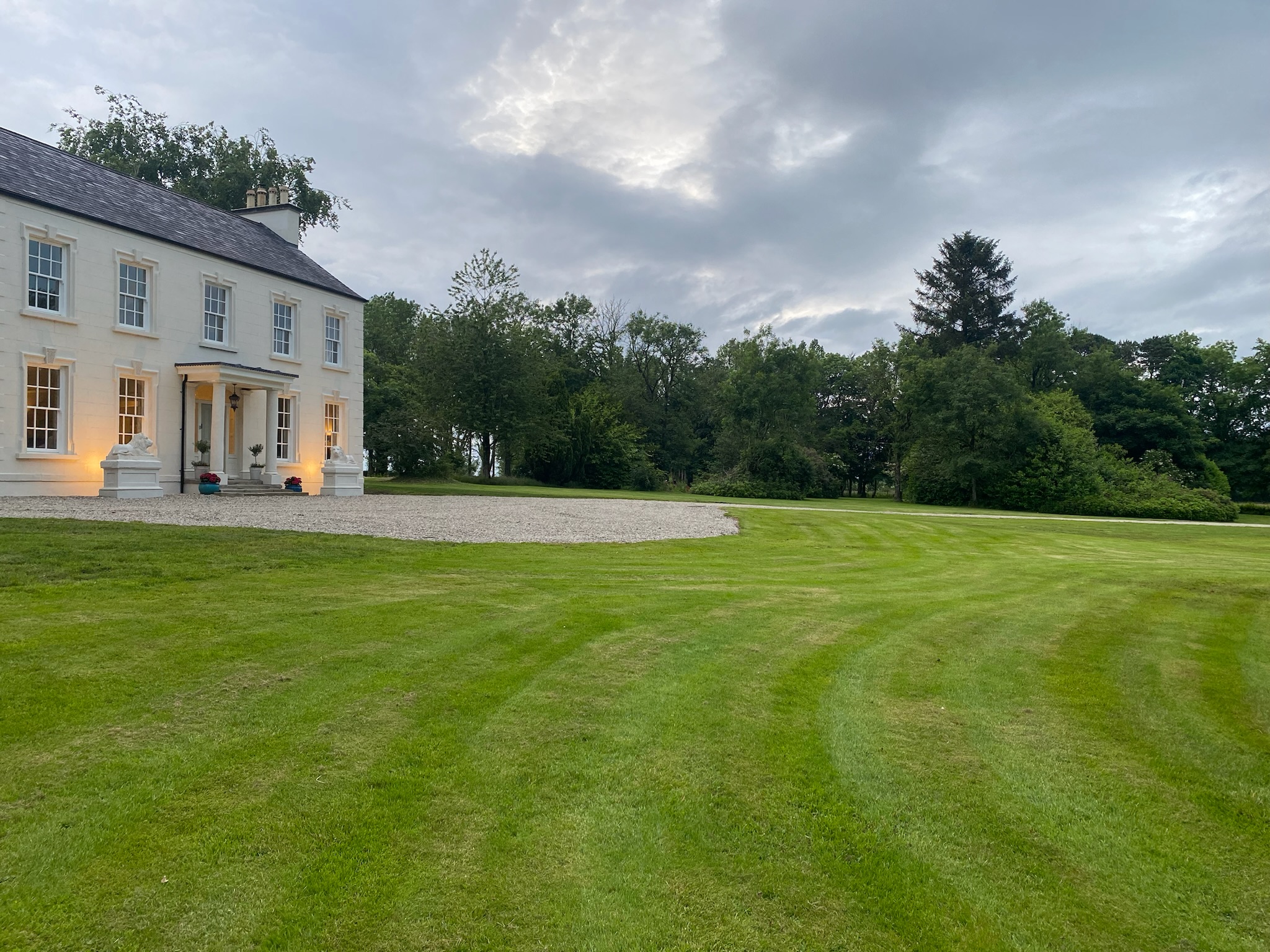 Meathpark - extensive lawned area