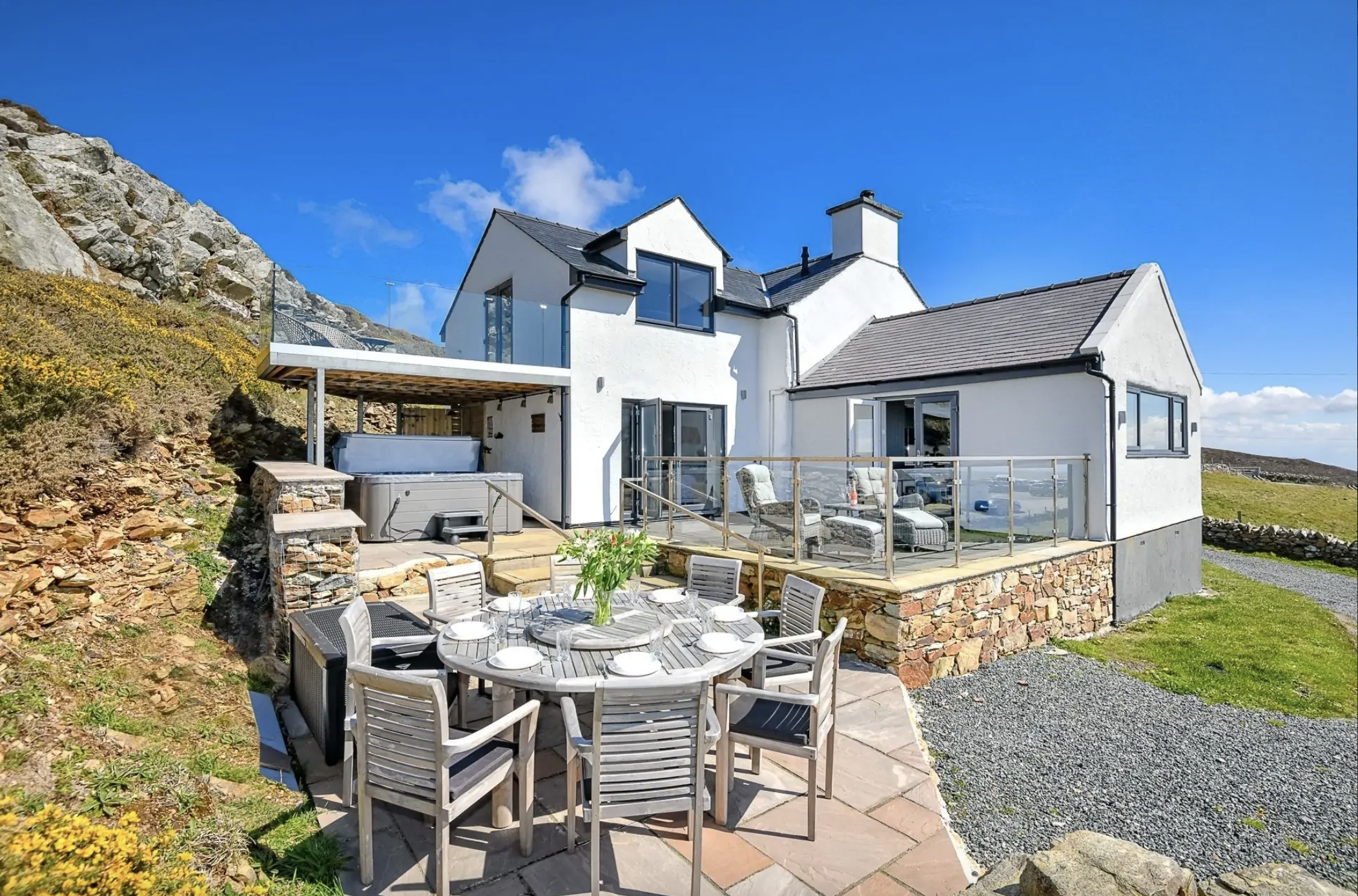 Goferydd - fmily holiday house overlooking the sea