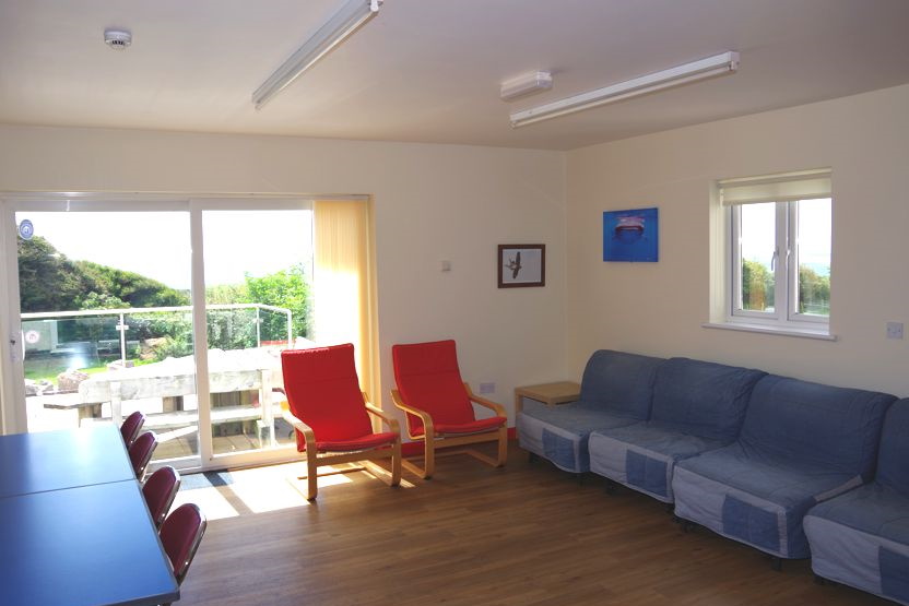 Rhossili Bunkhouse - the lounge and dining room