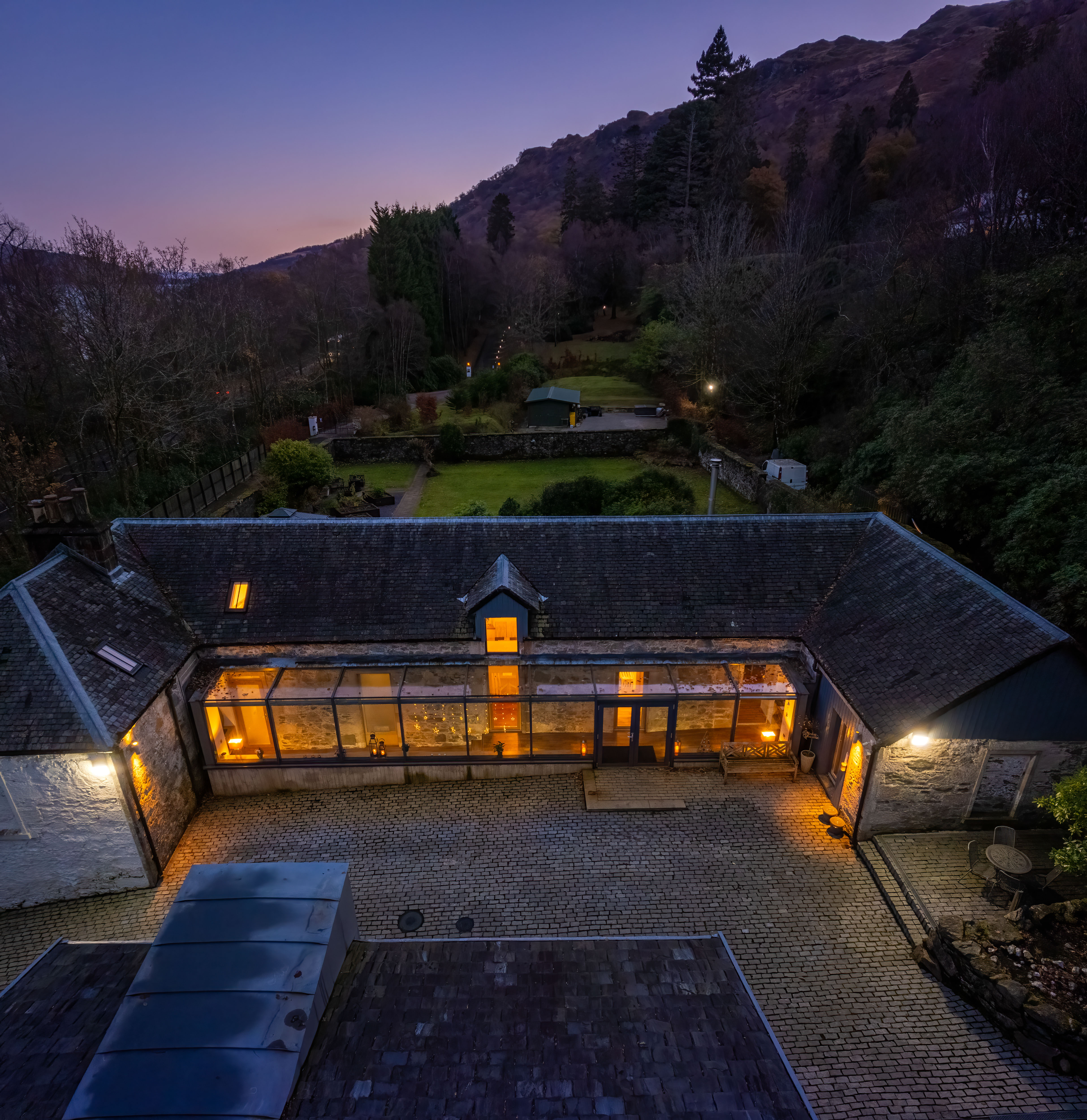 Stuckdarach - view of the courtyard from above
