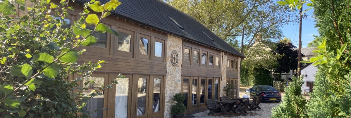 The Wagon Shed - charming barn conversion